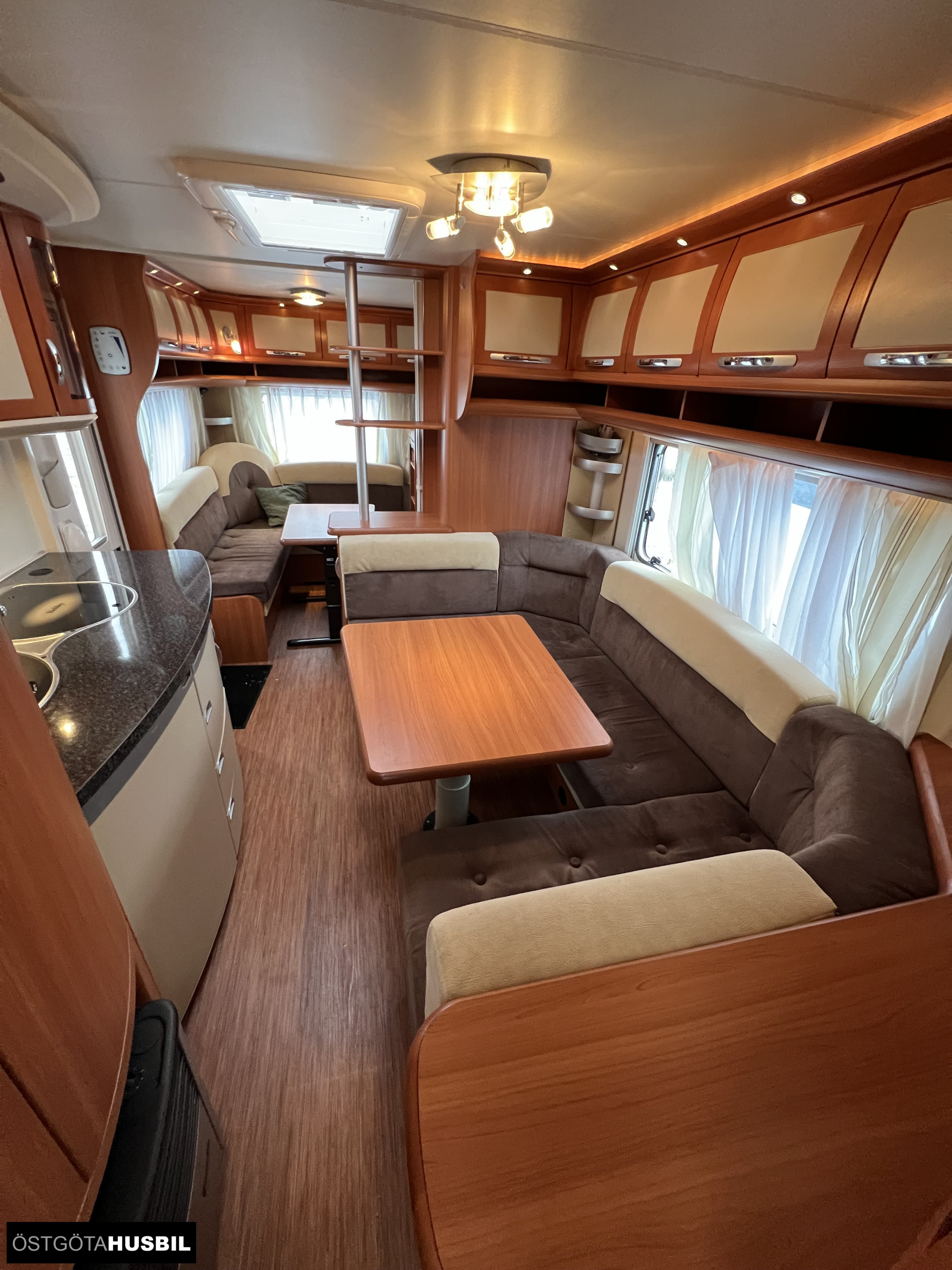 Produktbild 1 - Hobby 650 Prestige // BARNKAMMARVAGN // 7 BÄDD // 