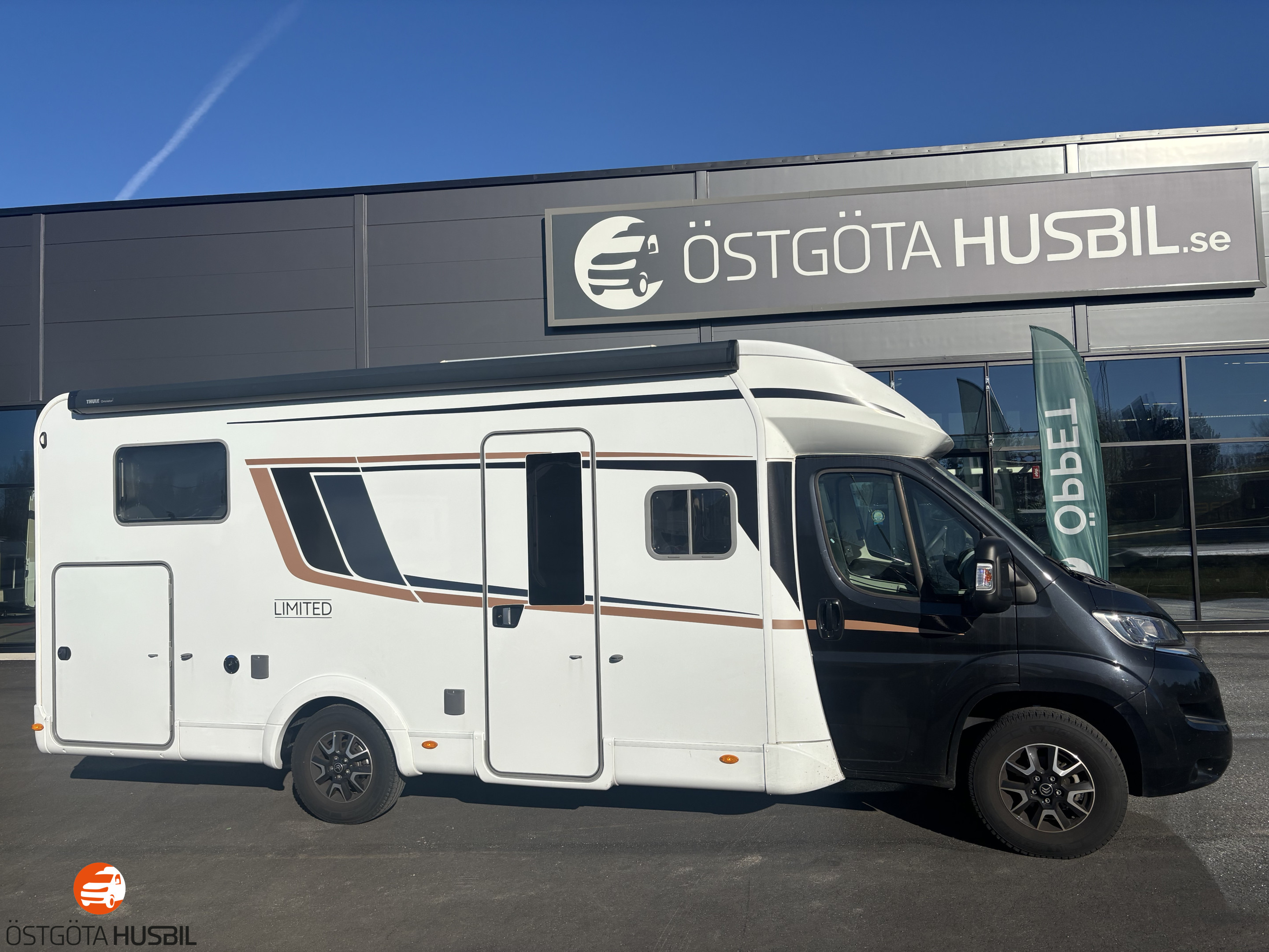 Produktbild 1 - Bürstner 727 // ENKELBÄDDAR // 3500KG 2022