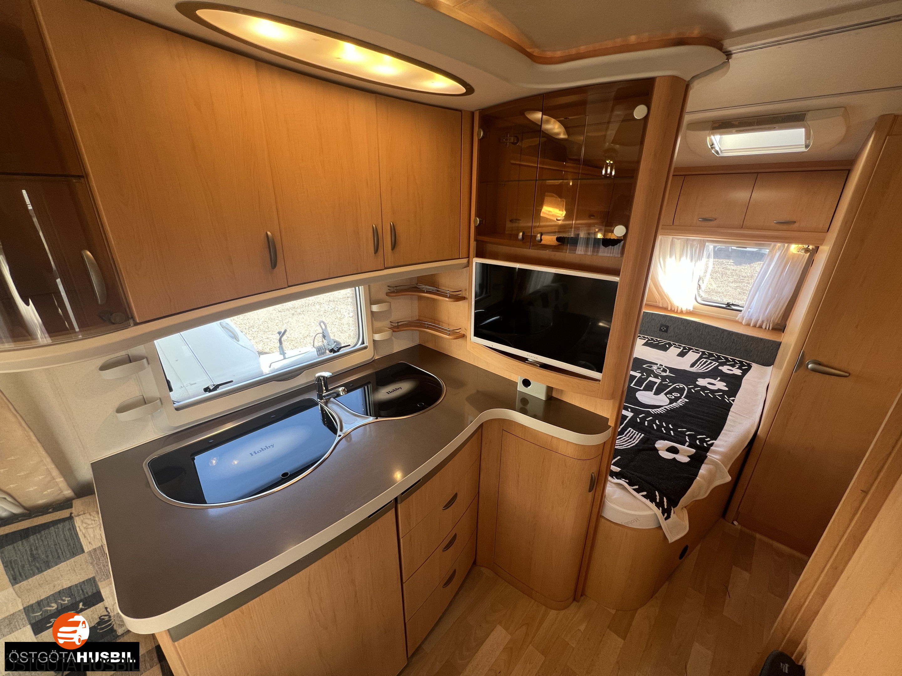 Produktbild 1 - Hobby 460 UFE DE LUXE // PRESENKORT 10.000:- HOS ÖSTGÖTA HUSBIL 2007