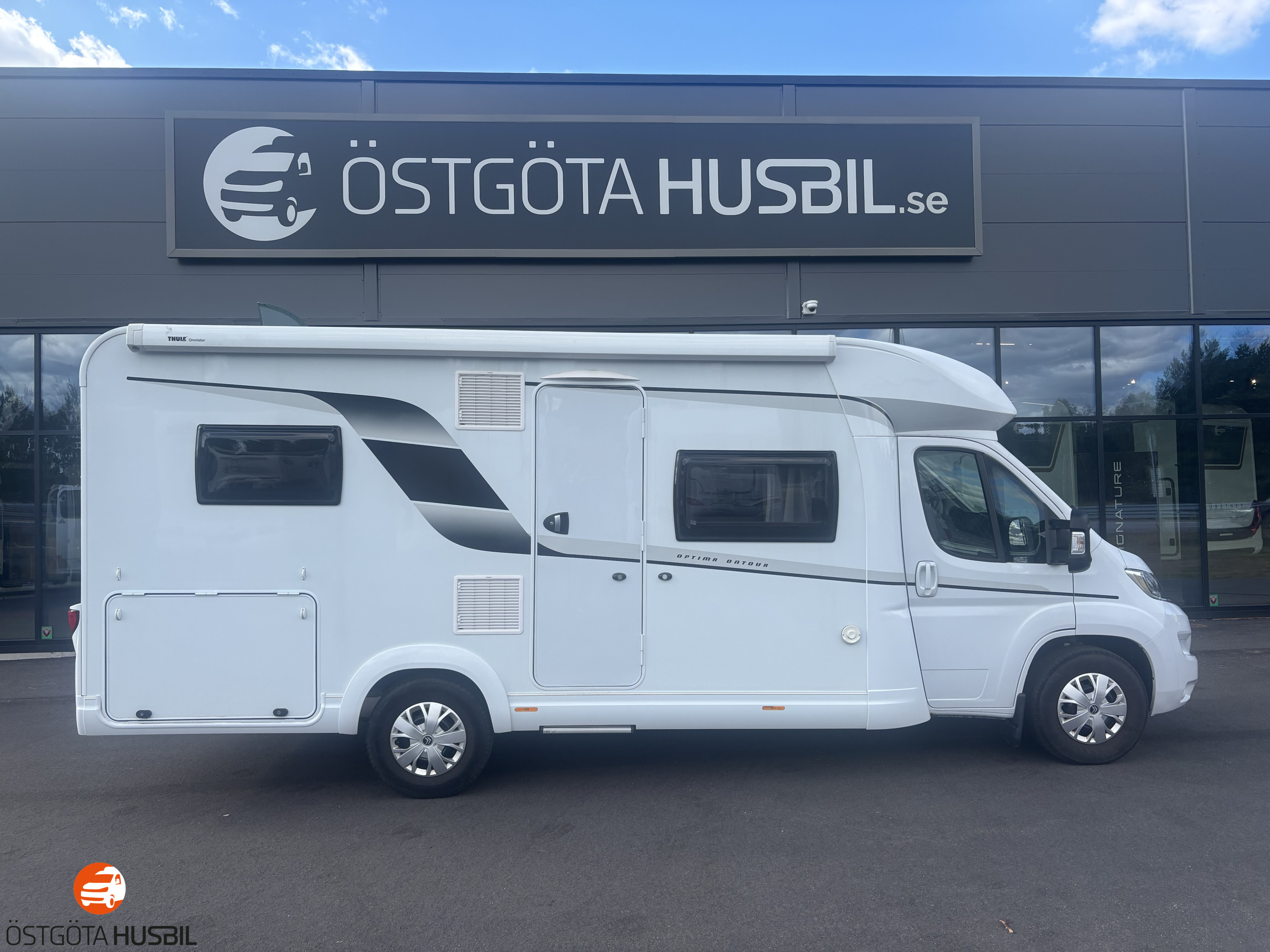 Produktbild 1 - Hobby T 65 HFL // 4 BÄDD // TAKSÄNG // ELPATRON 20