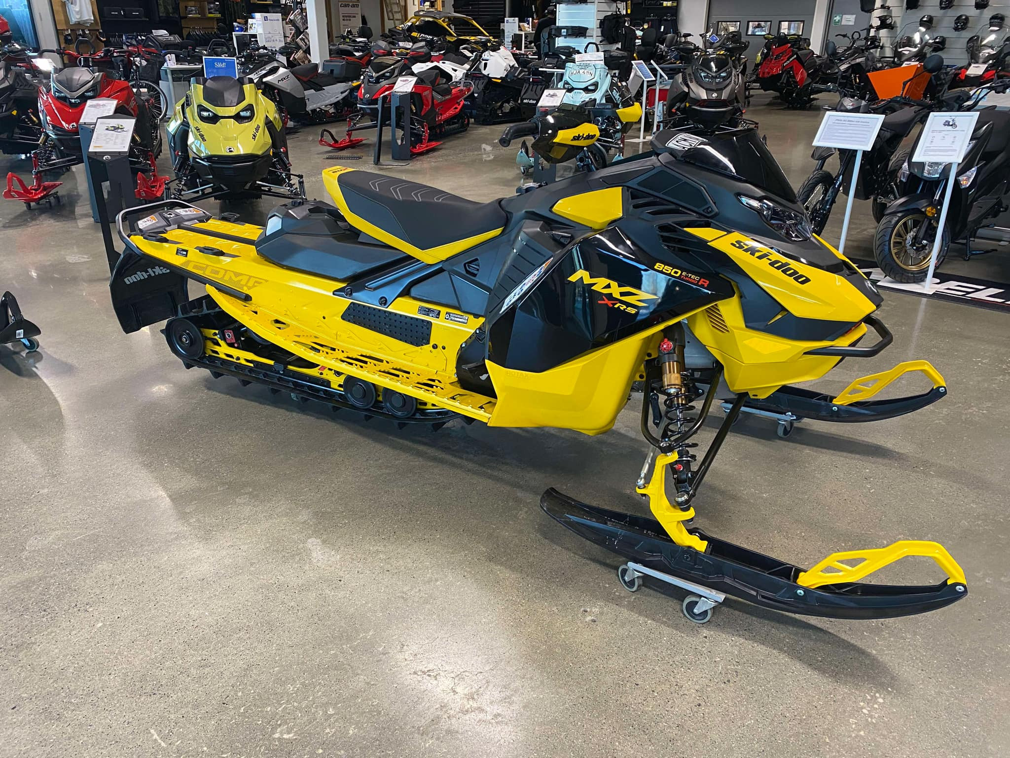 Produktbild 1 - Ski-doo MXZ X-RS Competition 850 E-TEC Turbo R 137