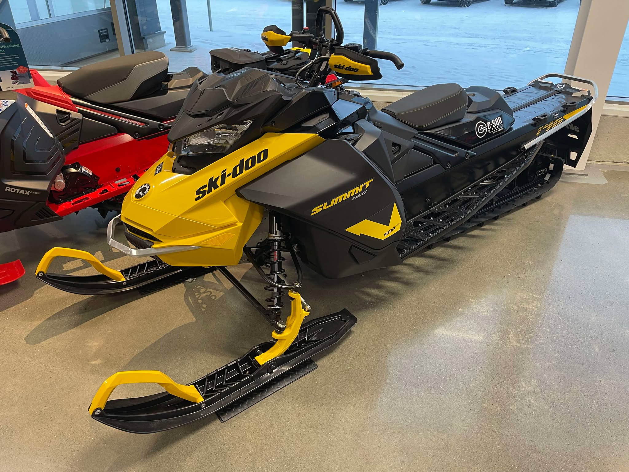 Produktbild 1 - Ski-doo Summit Neo+ 600 EFI - 85 HP 146" 2025