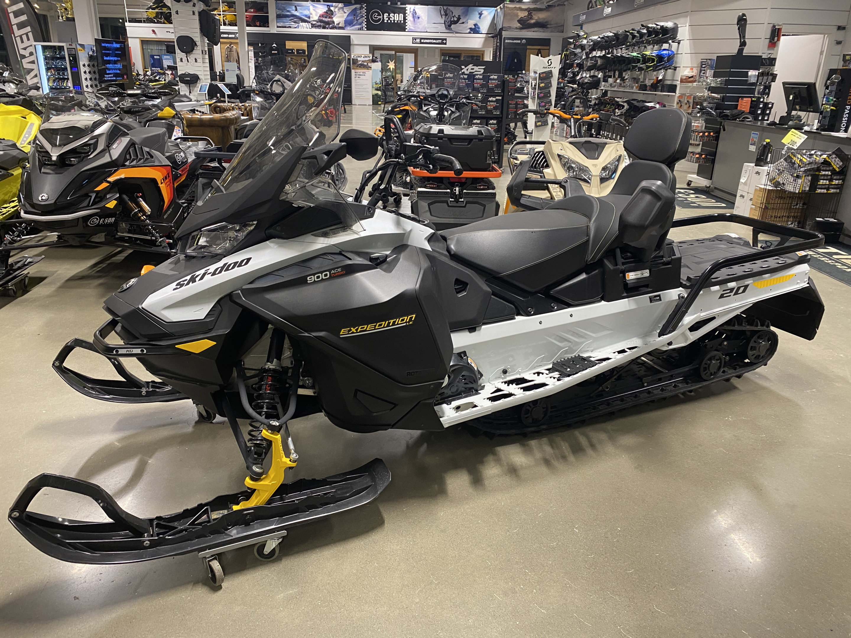 Produktbild 1 - Ski-doo Expedition LE 20" 900 ACE Turbo 154 MOMSAD
