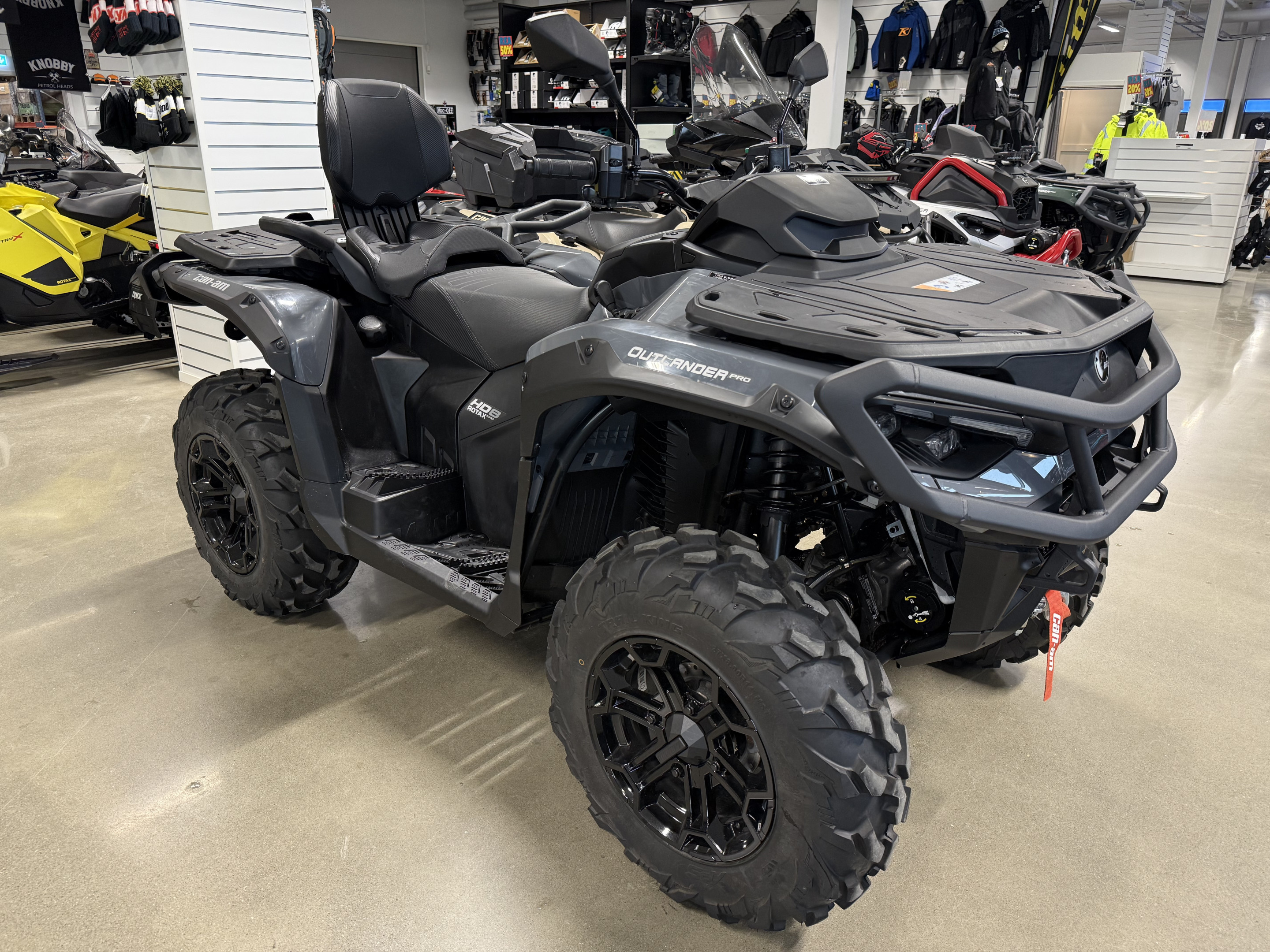 Produktbild 1 - Can-Am Outlander MAX PRO XU HD8 T3B DEMO 2025