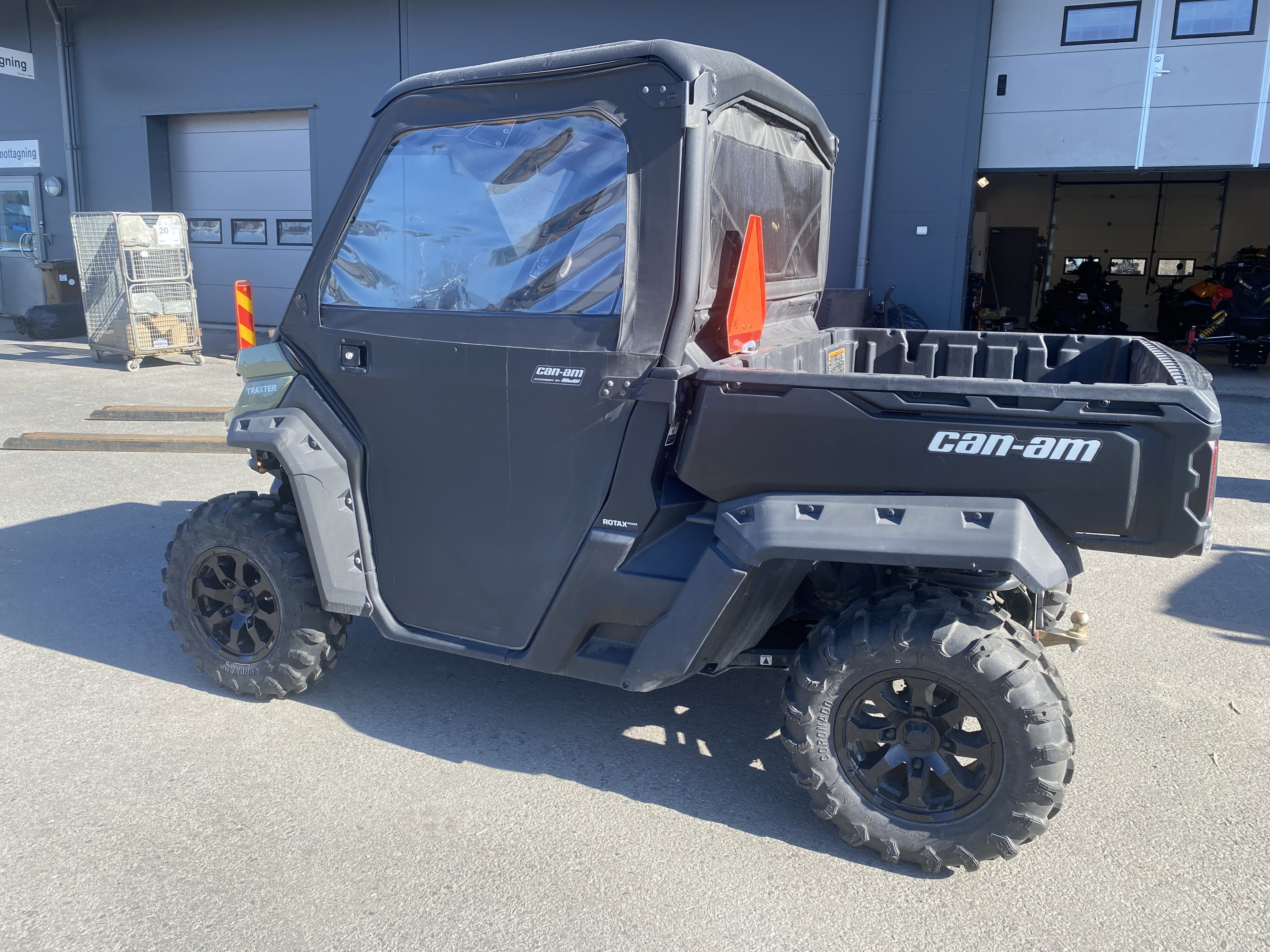 Produktbild 1 - Can-Am TRAXTER BASE HD5 Traktor A MOMSAD 2019