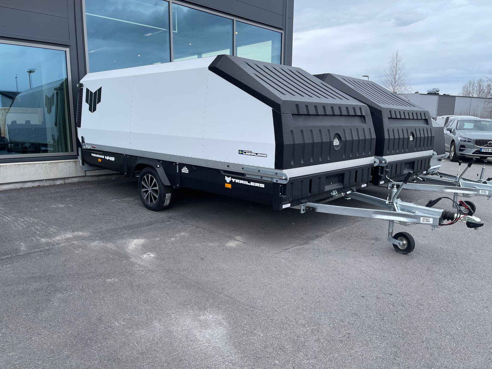 Produktbild 1 - Northgrade 4P 445 TXI Grand Touring  VIT kåpa Whit