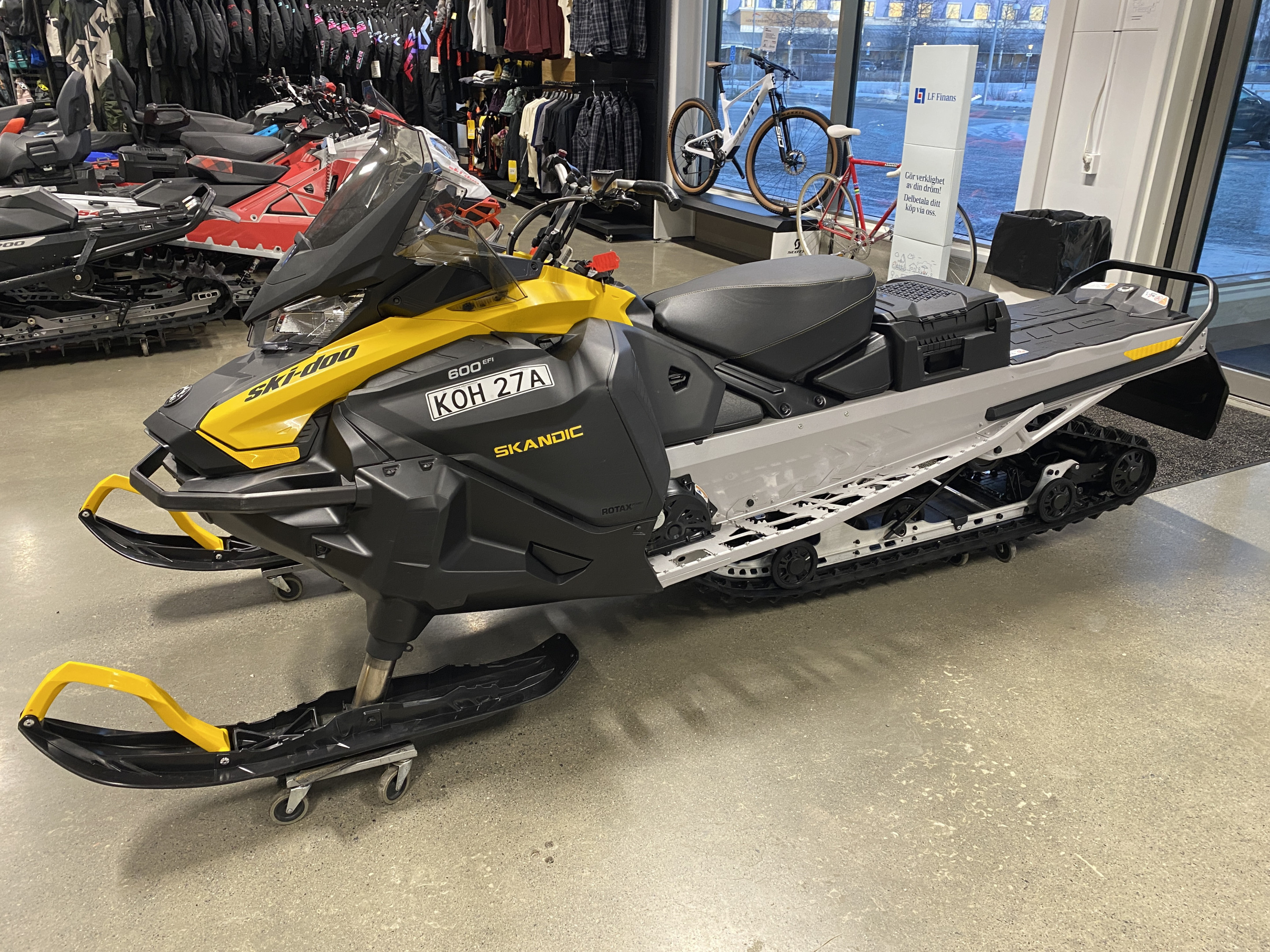 Produktbild 1 - Ski-doo SKANDIC SPORT 600 EFI 2023