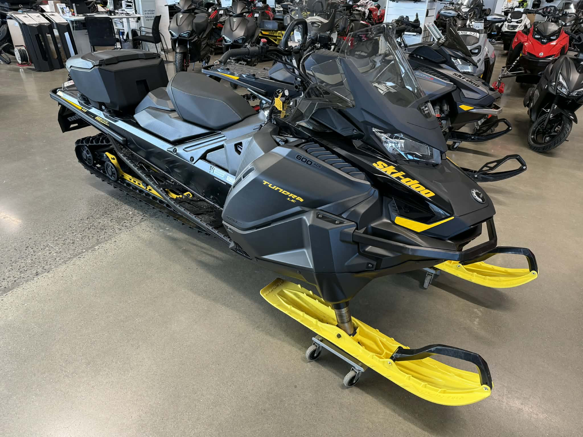 Produktbild 1 - Ski-doo Tundra LE 600 ACE TURBO 100hk 2026