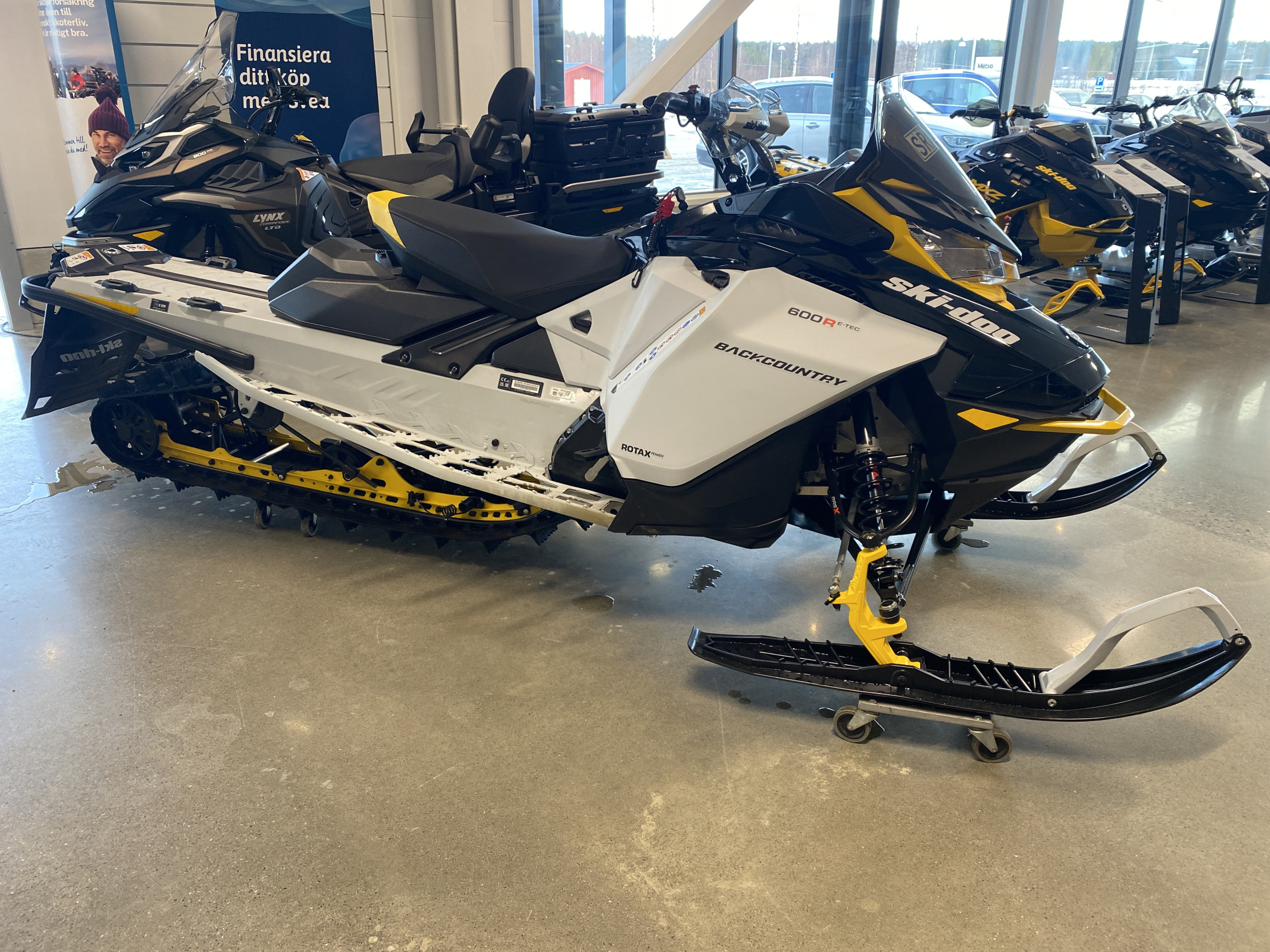 Produktbild 1 - Ski-doo BACKCOUNTRY STD 600 E-TEC MOMSAD 2023