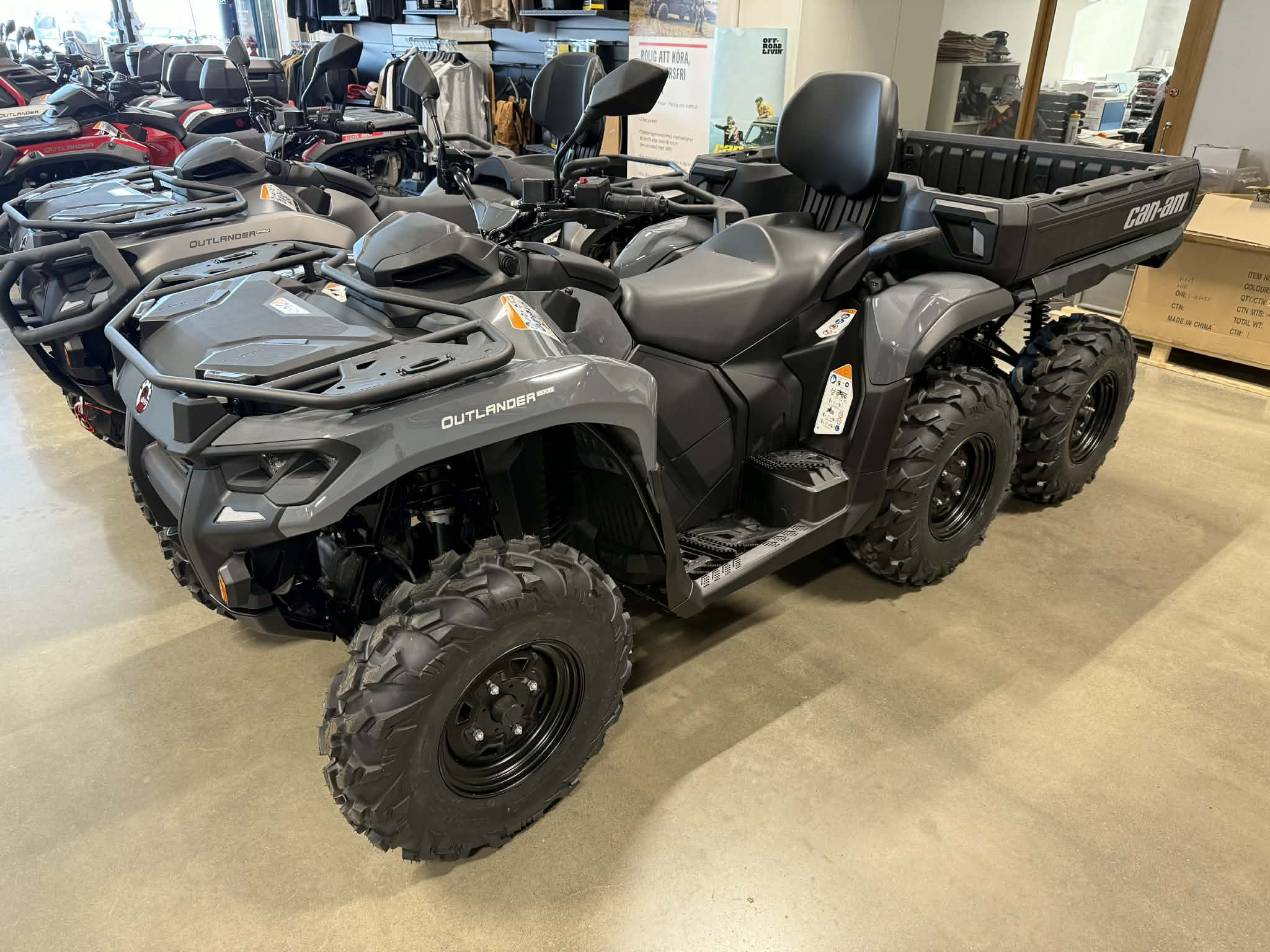 Produktbild 1 - Can-Am Outlander MAX 6x6 DPS 700 Granite Grey T1B 