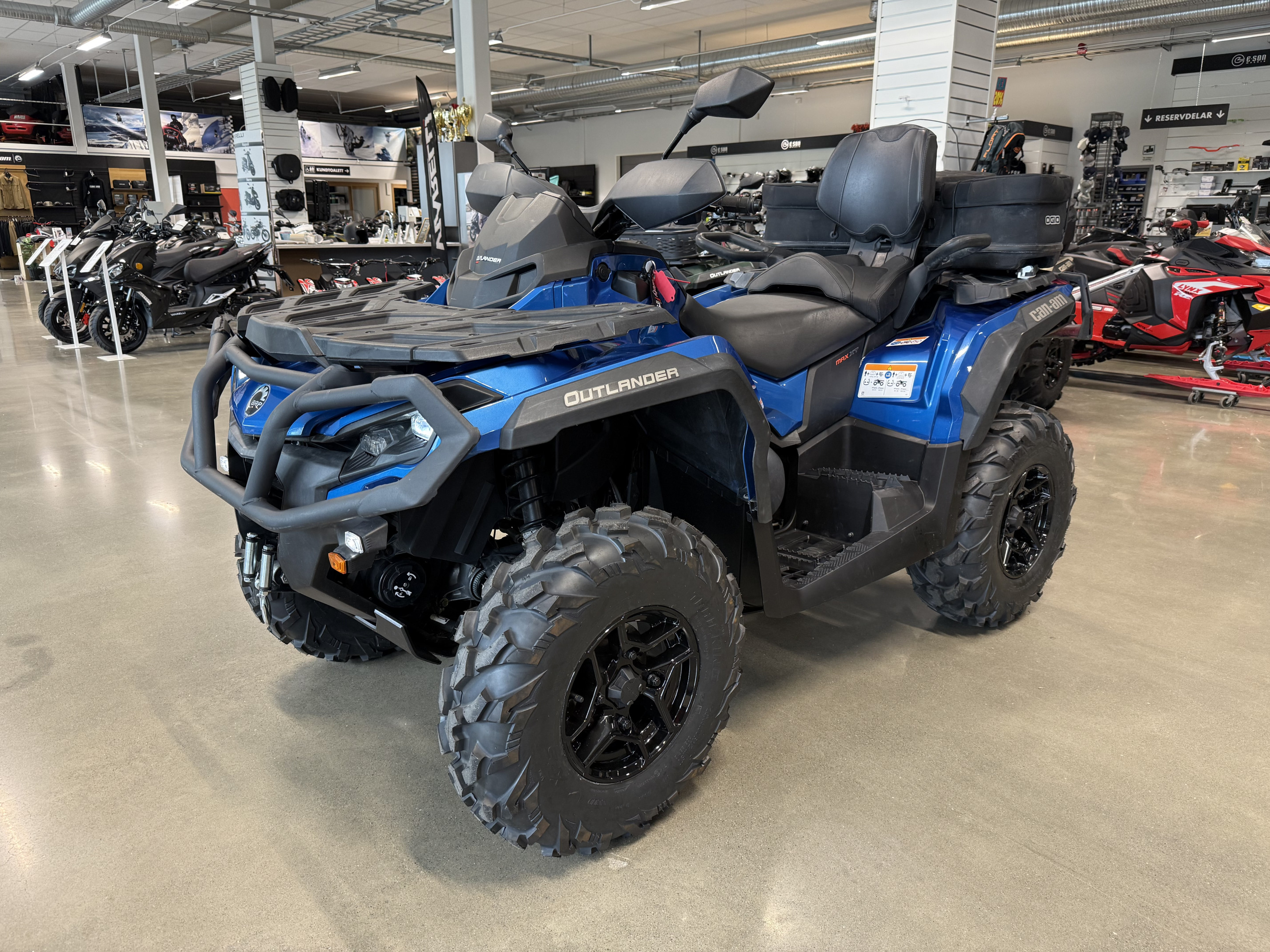 Produktbild 1 - Can-Am Outlander MAX XT 650 T3B ABS MOMSAD 2023