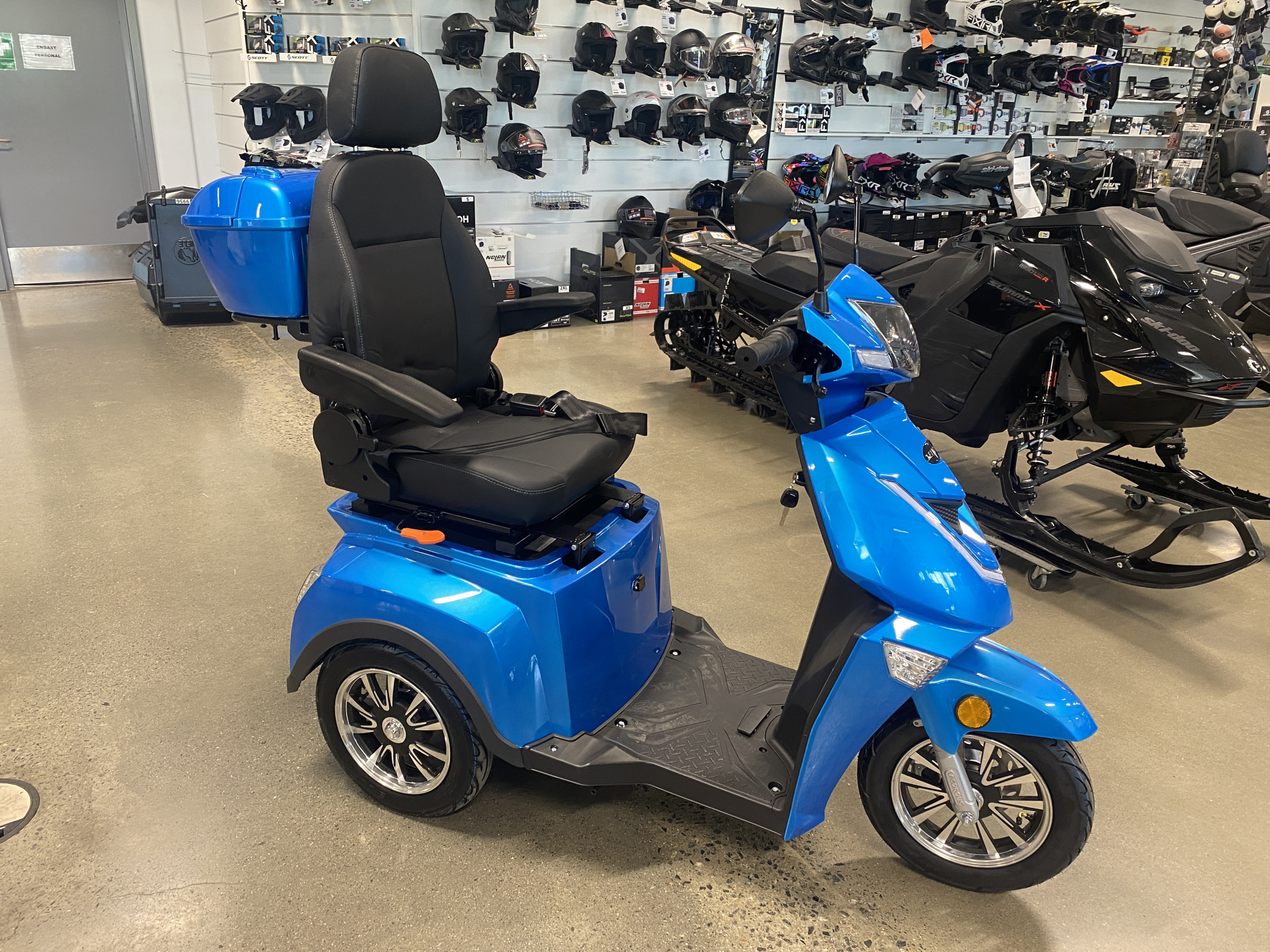 Produktbild 1 - Viarelli Promenadscooter Leijona 1300 Plus Blå / R