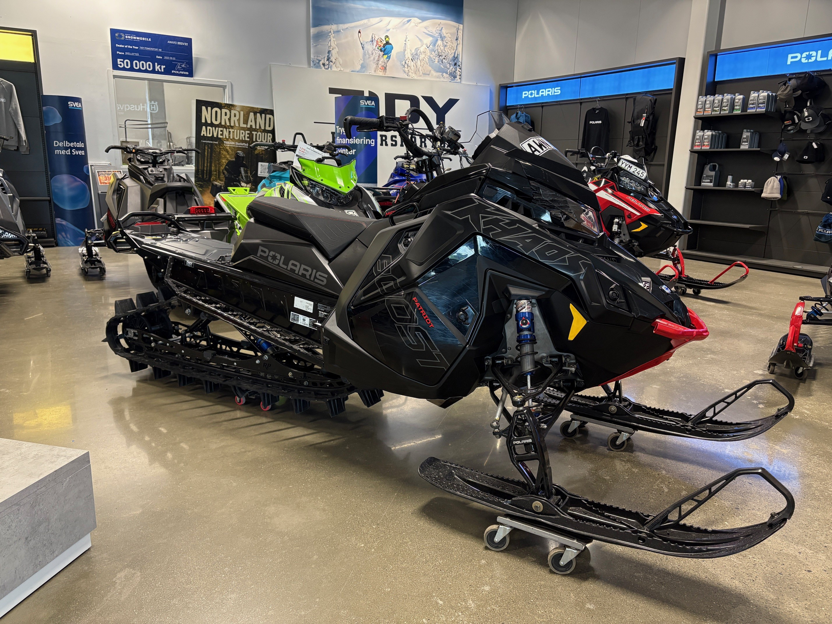 Produktbild 1 - Polaris BOOST RMK KHAOS 146" ES - MOMS 2023