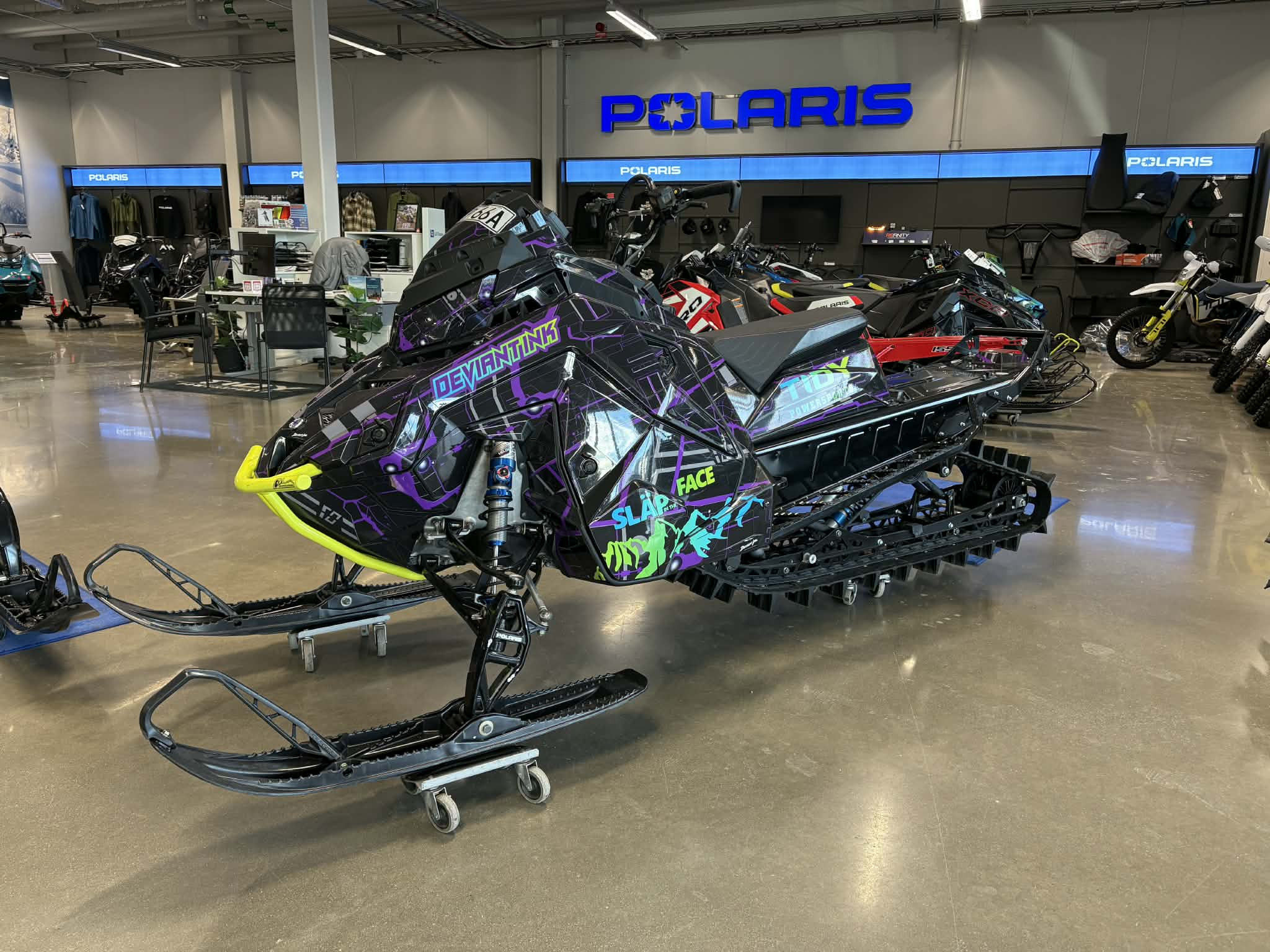 Produktbild 1 - Polaris 9R RMK KHAOS 146" 7S - SÄLJUPPDRAG 2023