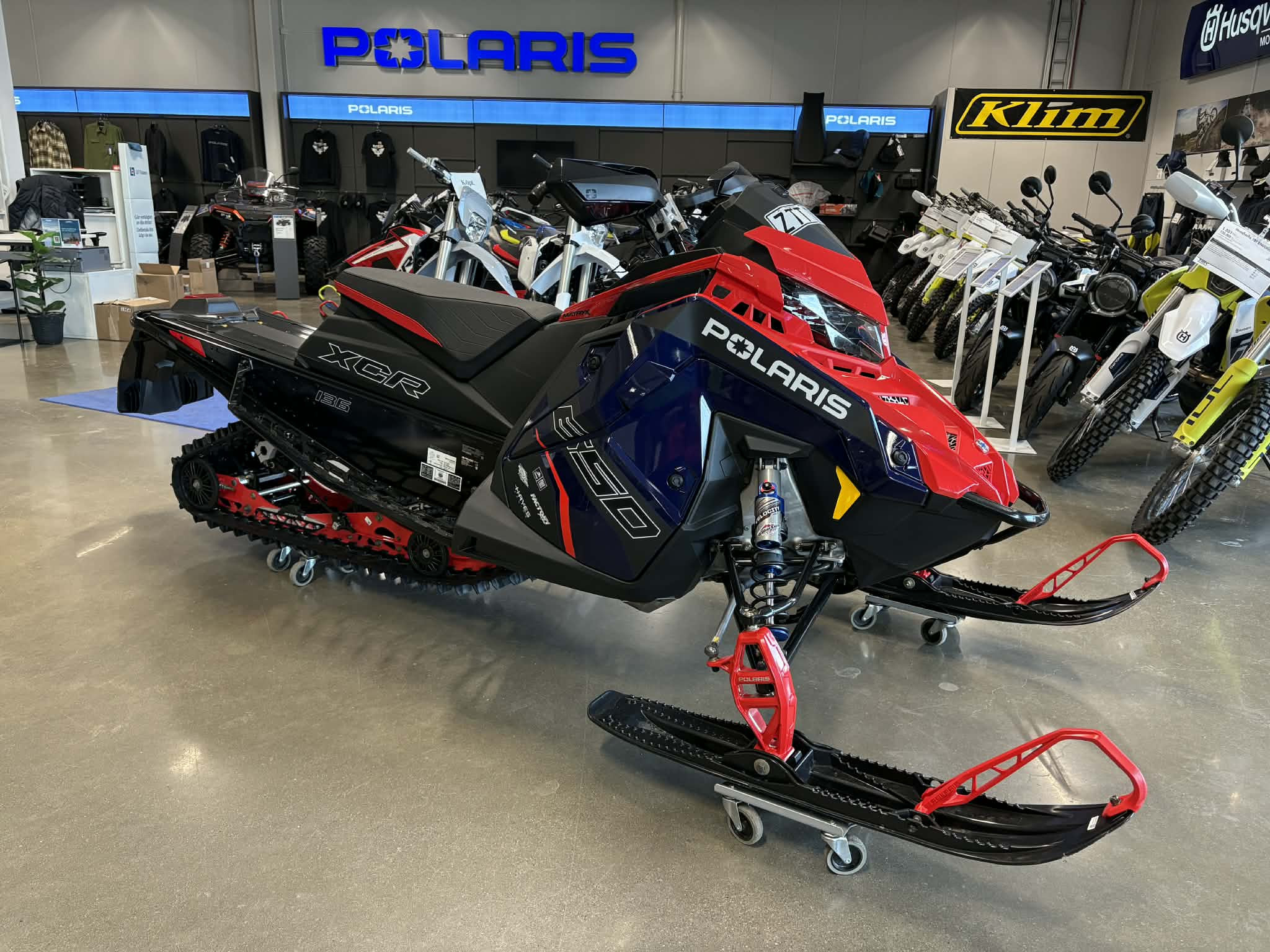 Produktbild 1 - Polaris 650 INDY XCR 136 - SÄLJUPPDRAG 2025