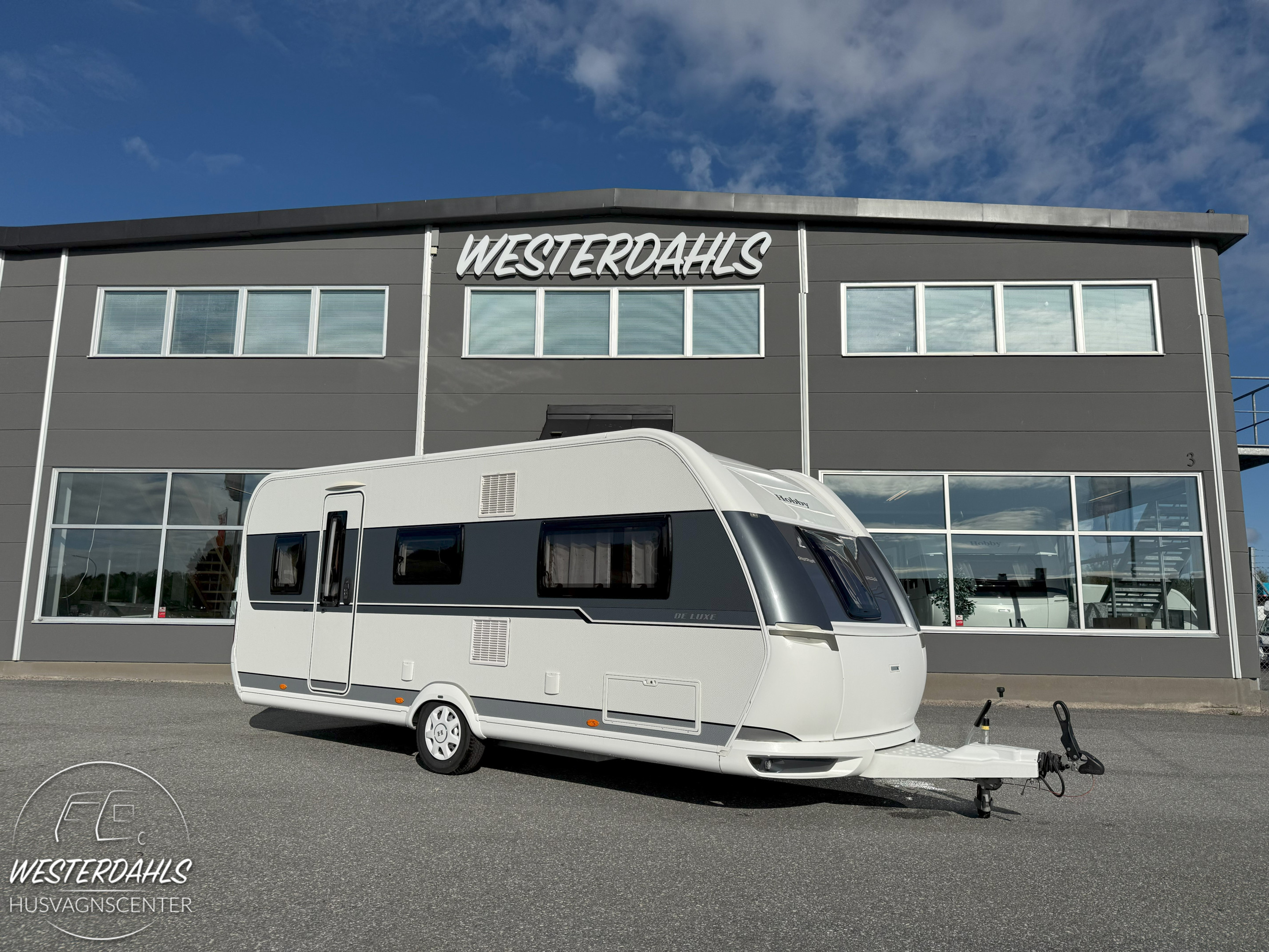 Produktbild 1 - Hobby 540 KMFE DE LUXE (Förtält) 2019