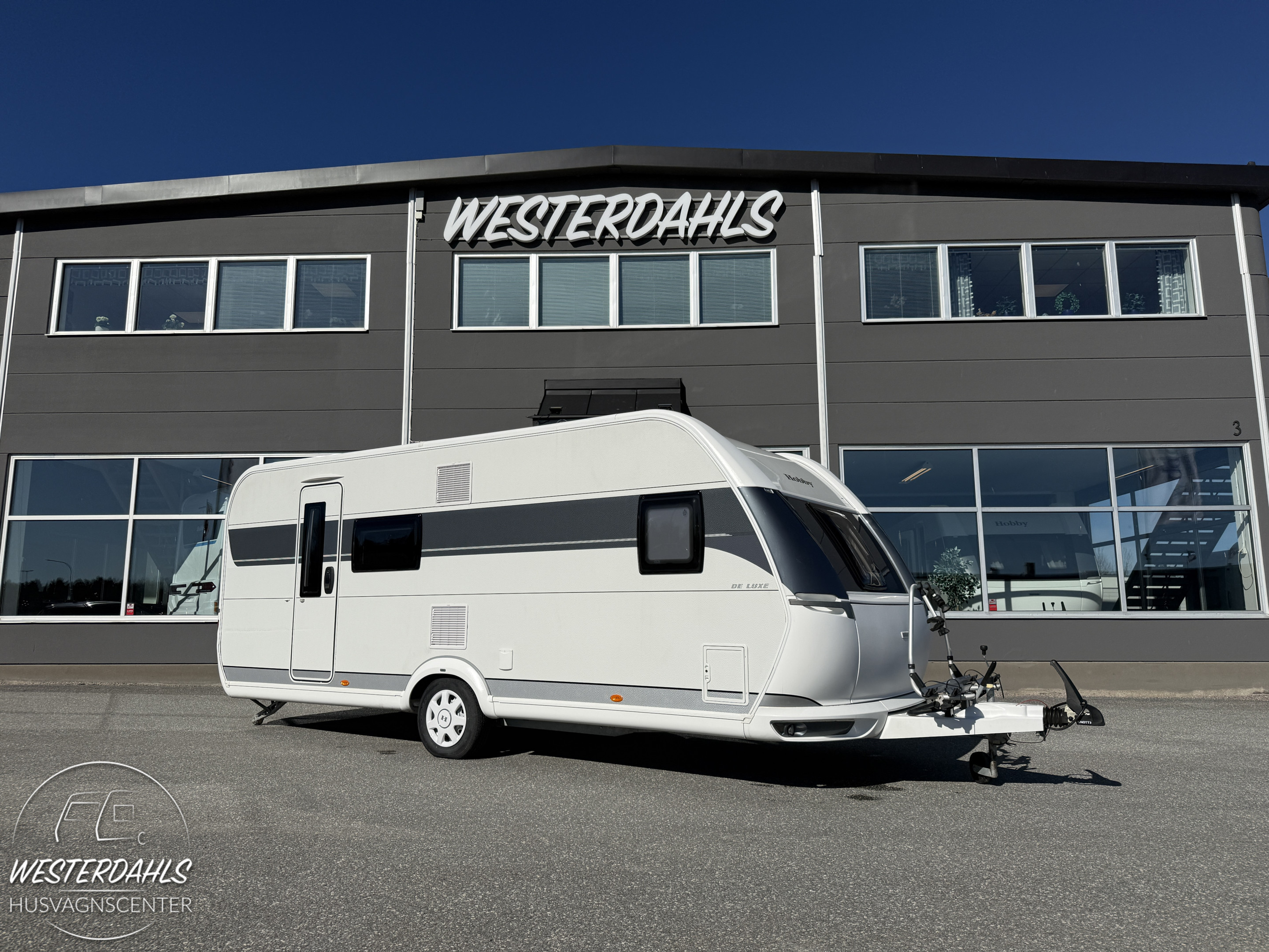 Produktbild 1 - Hobby HOBBY 560 KMFE DE LUXE (AC, Förtält) 2022