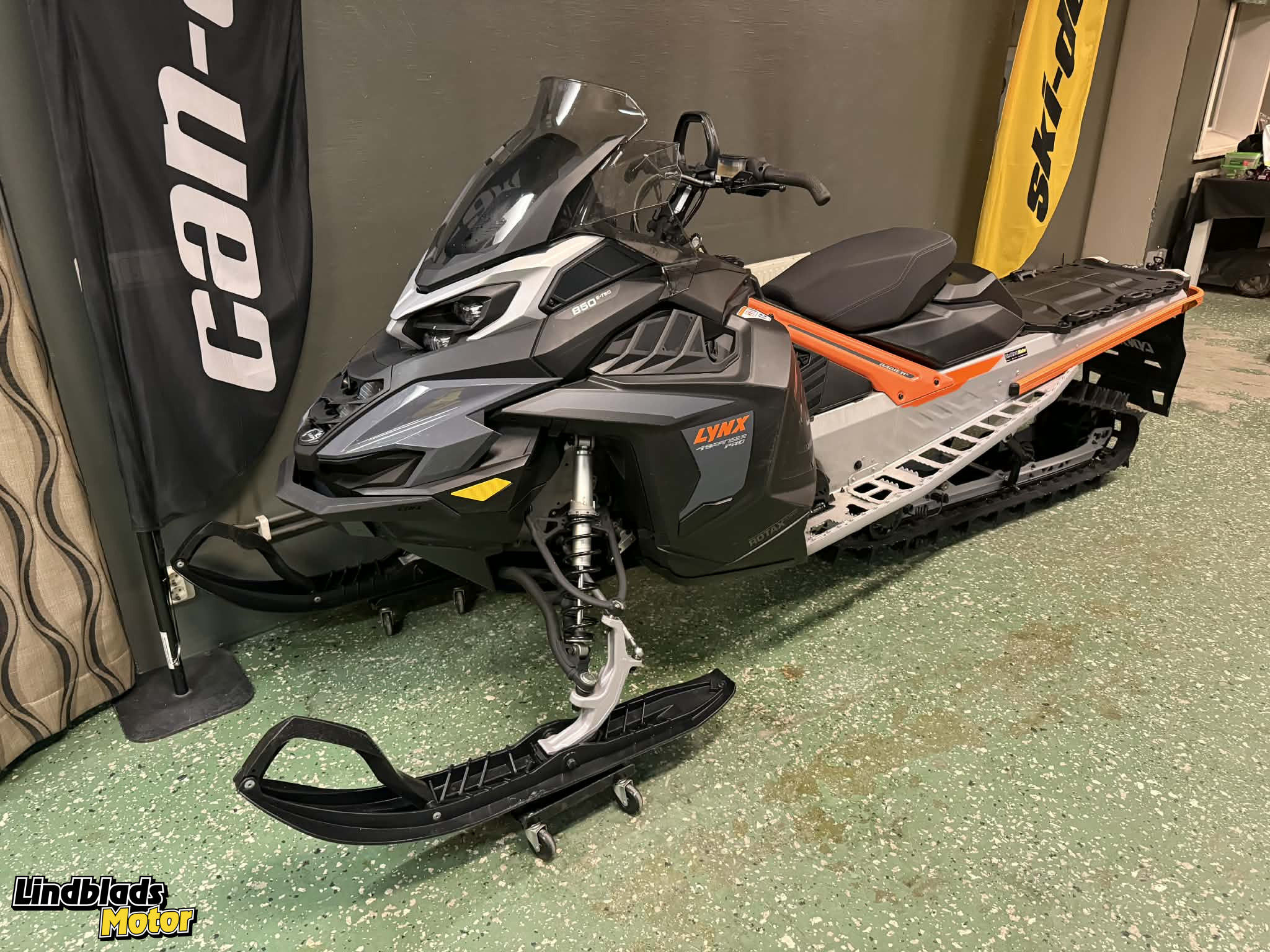 Produktbild 1 - Lynx 49 RANGER PRO 850 E-TEC momsad 2024