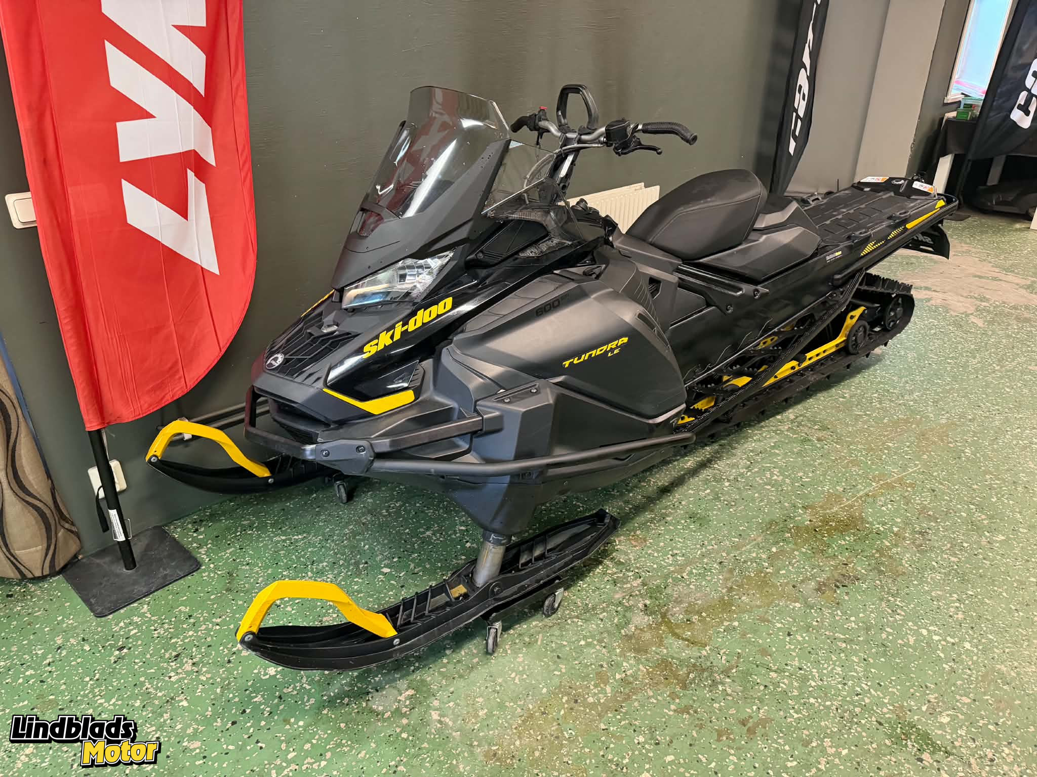 Produktbild 1 - Ski-doo TUNDRA LE 600 EFI m. 51mm matta 2025