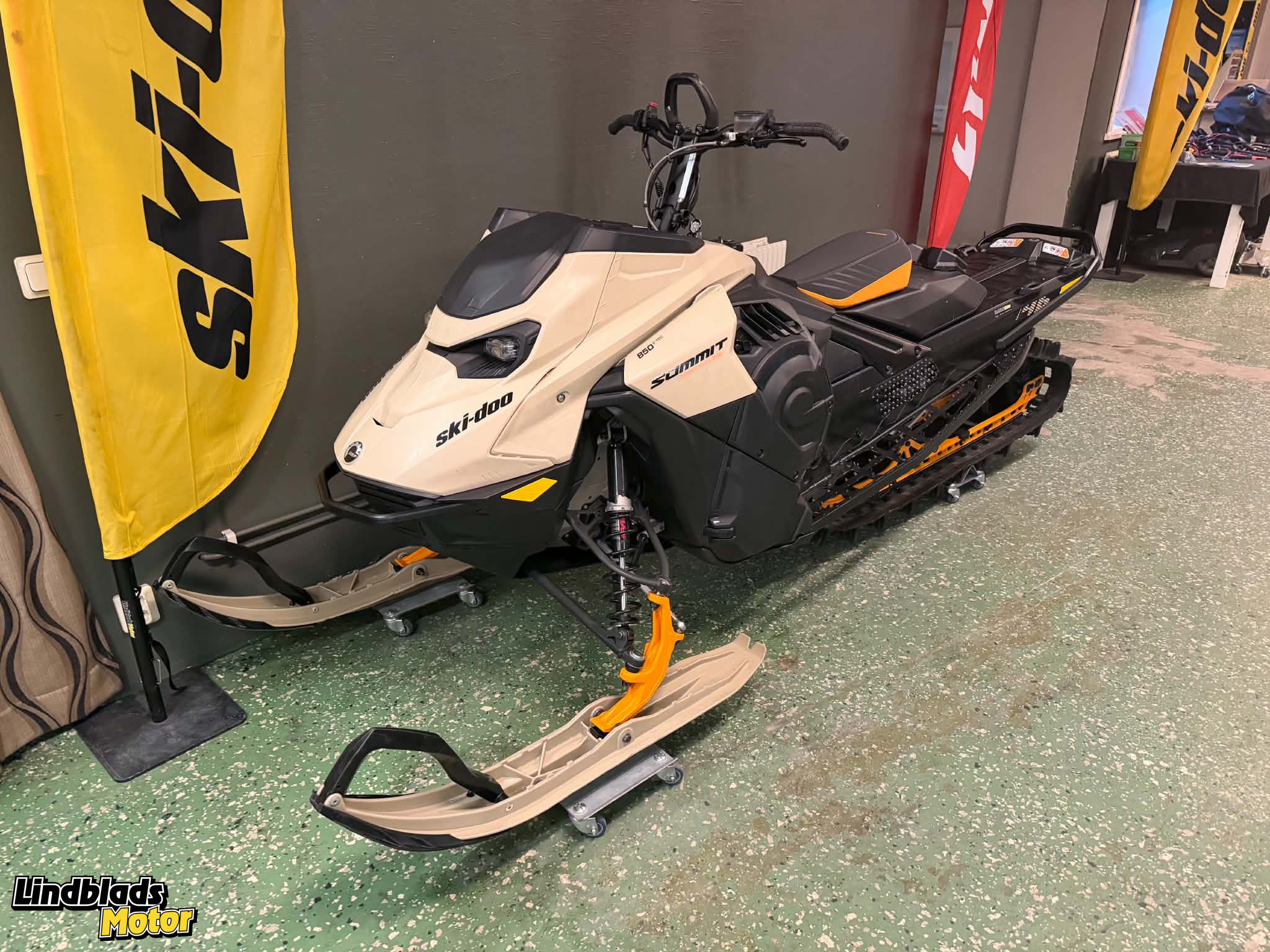 Produktbild 1 - Ski-doo SUMMIT EDGE 850 E-TEC 2024