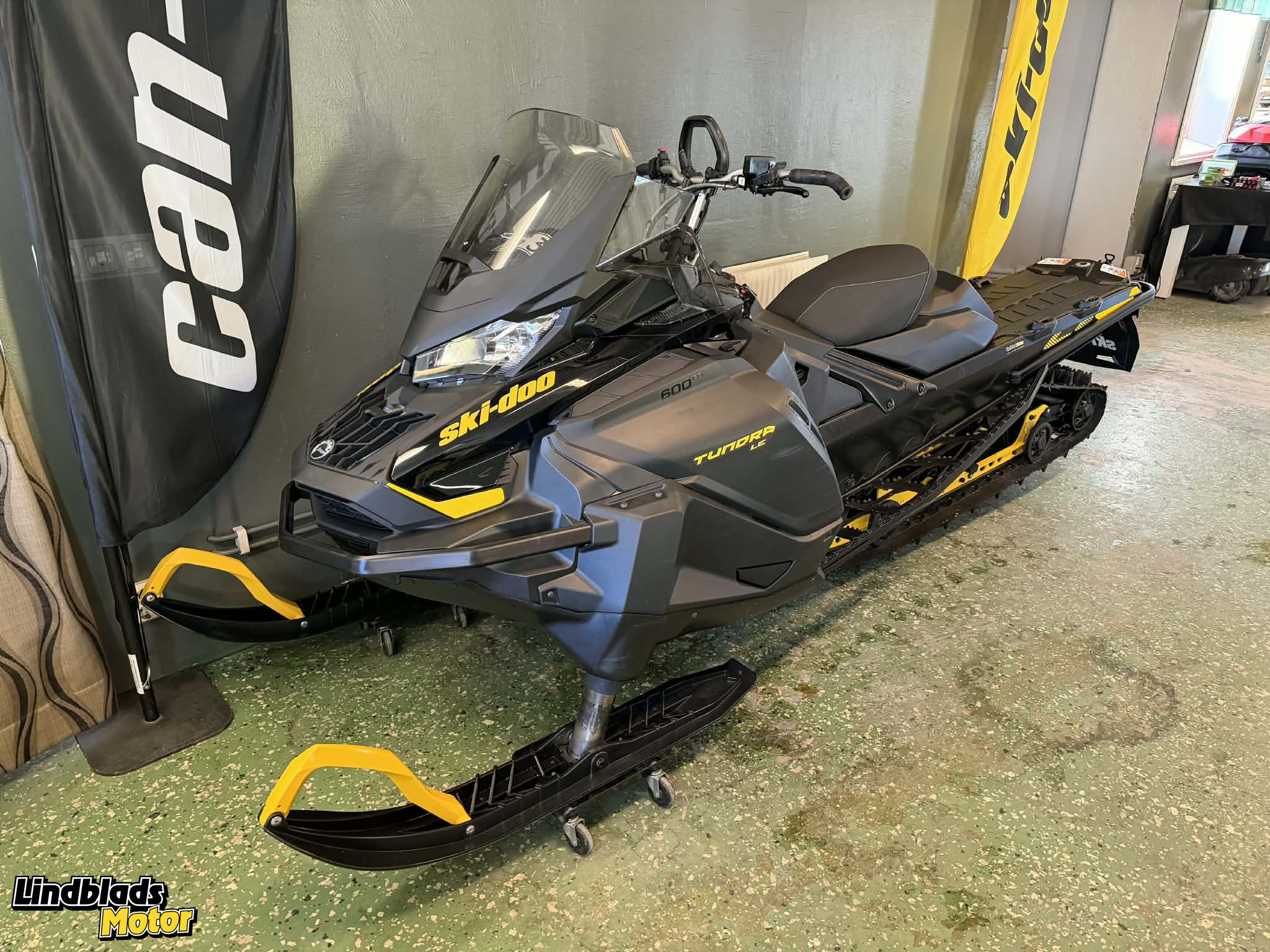 Produktbild 1 - Ski-doo TUNDRA LE 600 EFI m. 51mm matta 2025