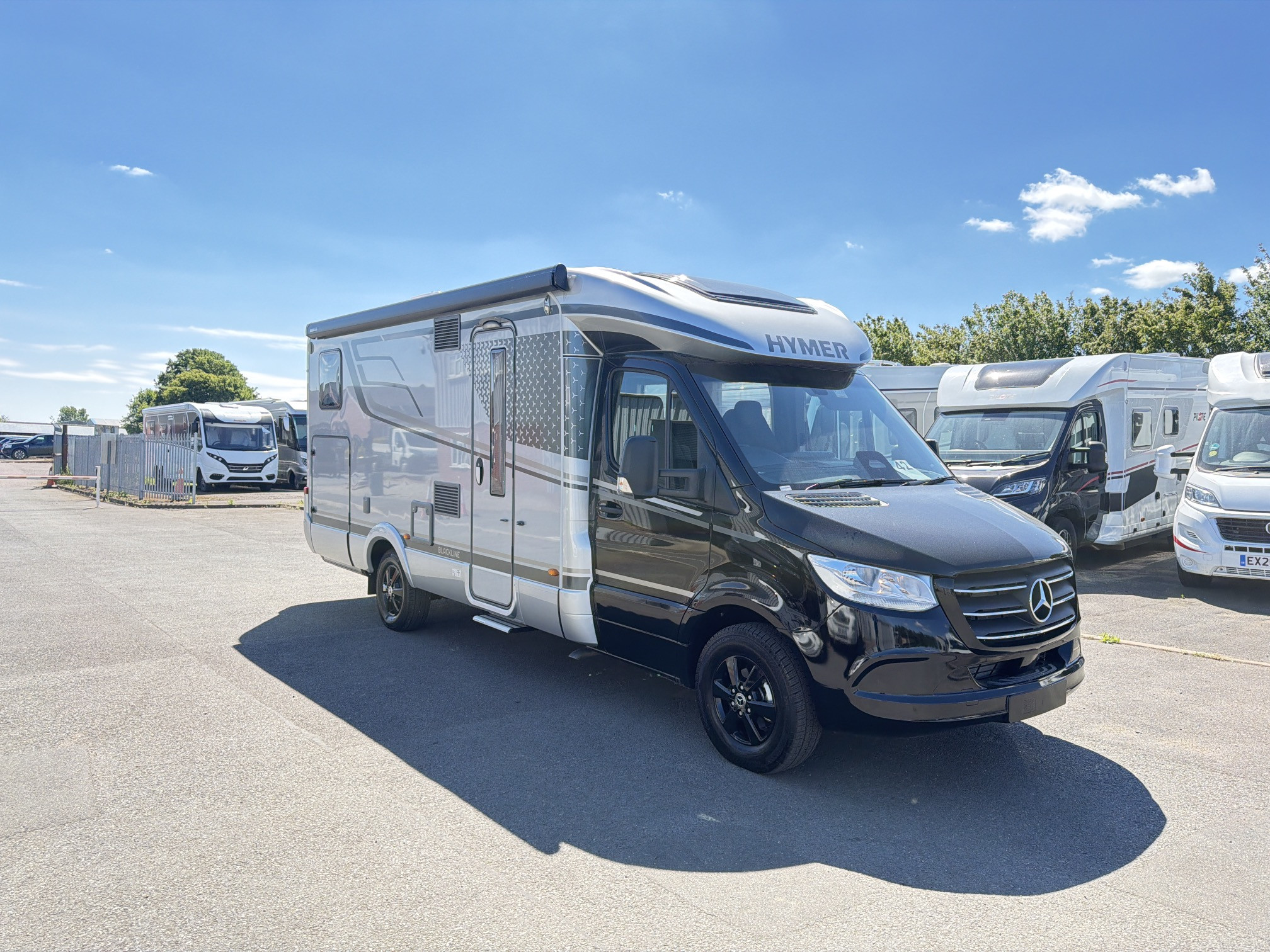 [general.product.image.short] 1 - Hymer B-Class ModernComfort BMC-T 680 BlackLine 20