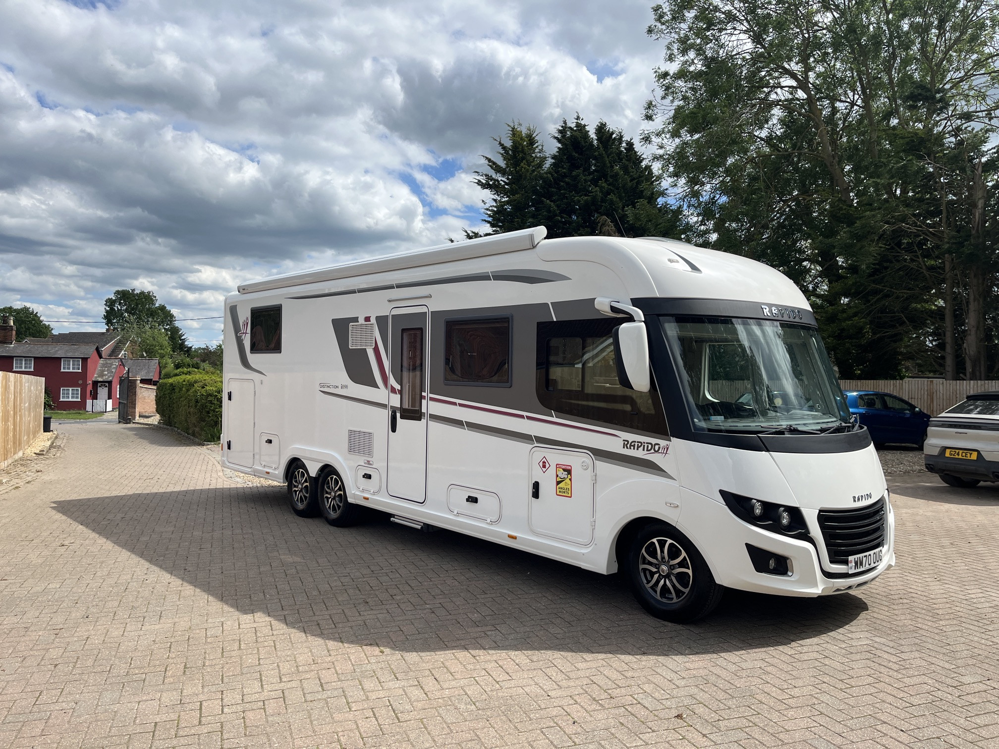 [general.product.image.short] 1 - Rapido Distinction i1090 2021