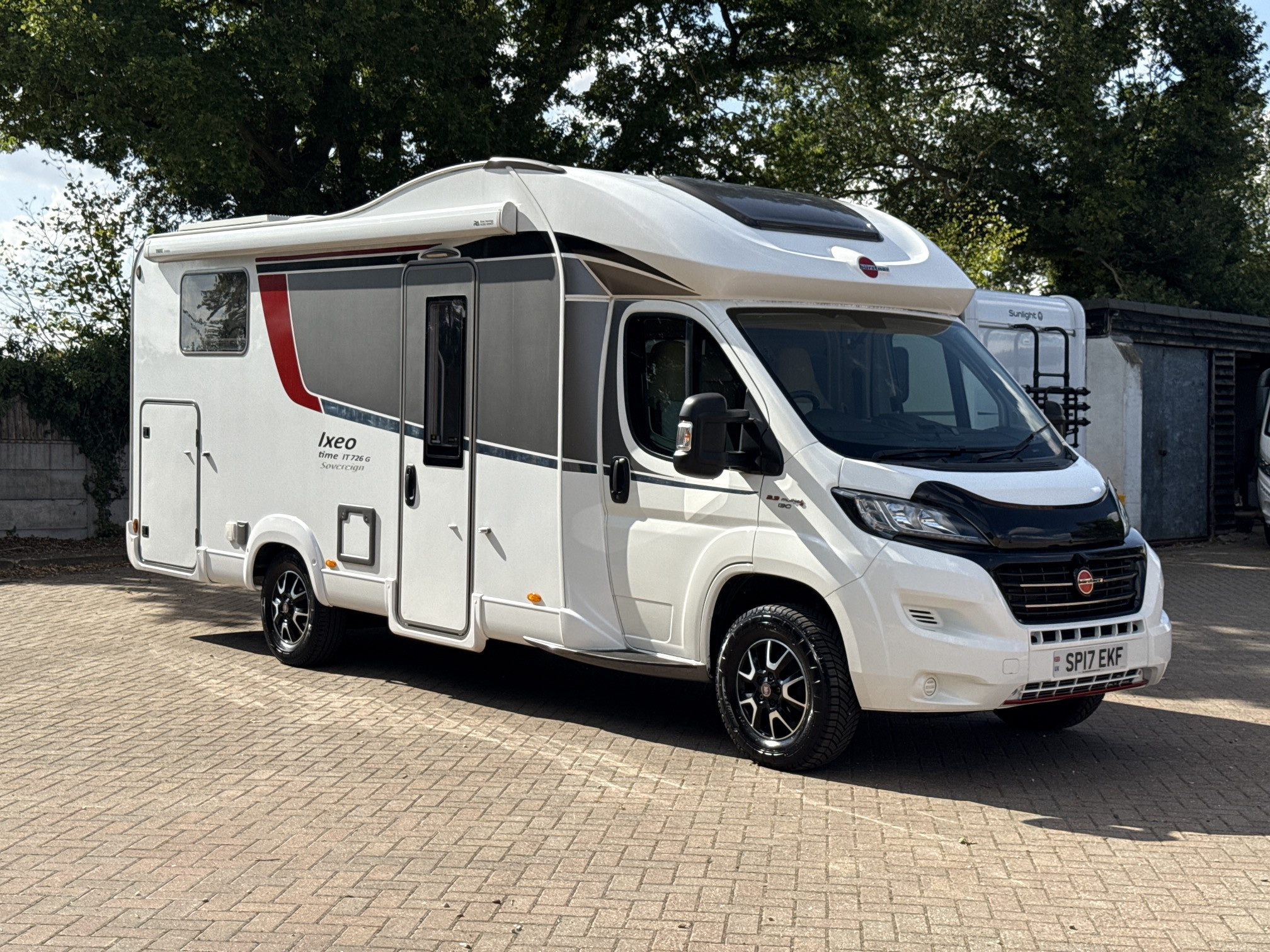 [general.product.image.short] 1 - Burstner Ixeo time IT 726G Sovereign 2017