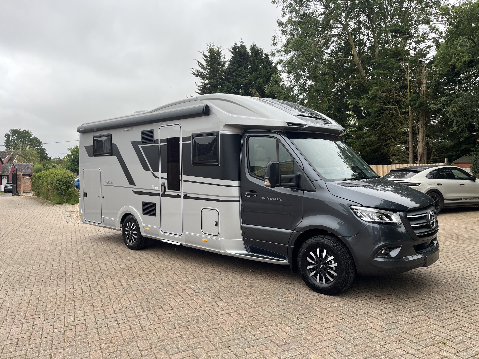 [general.product.image.short] 1 - Adria CORAL SUPREME MB 670 DL 2025