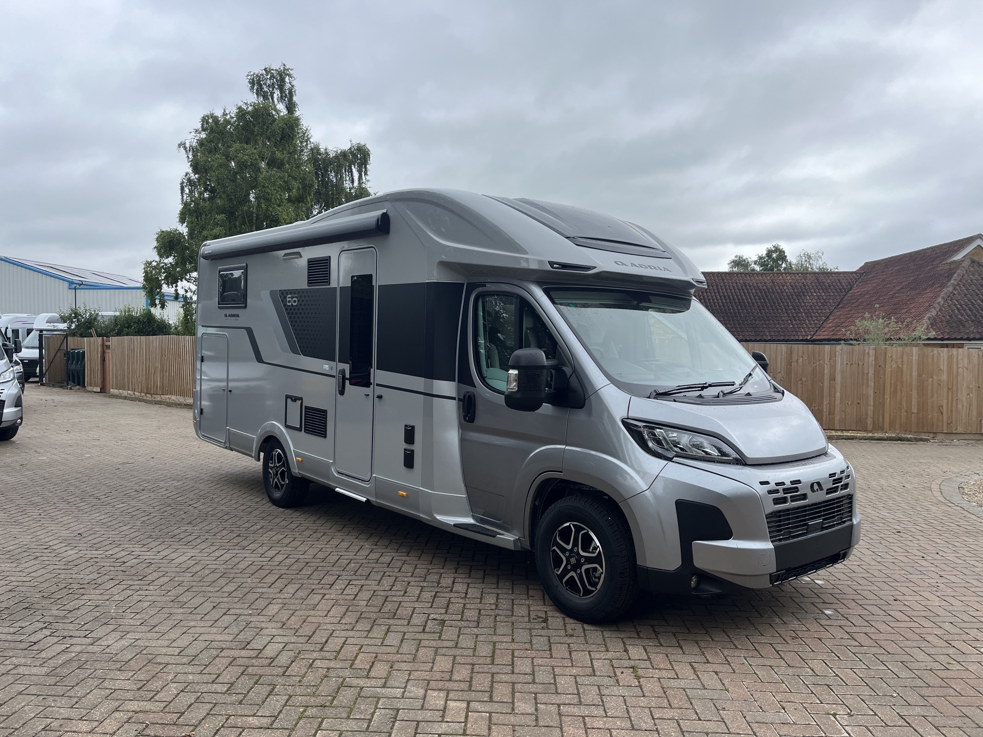 [general.product.image.short] 1 - Adria MATRIX 670 SL 60Y 2025