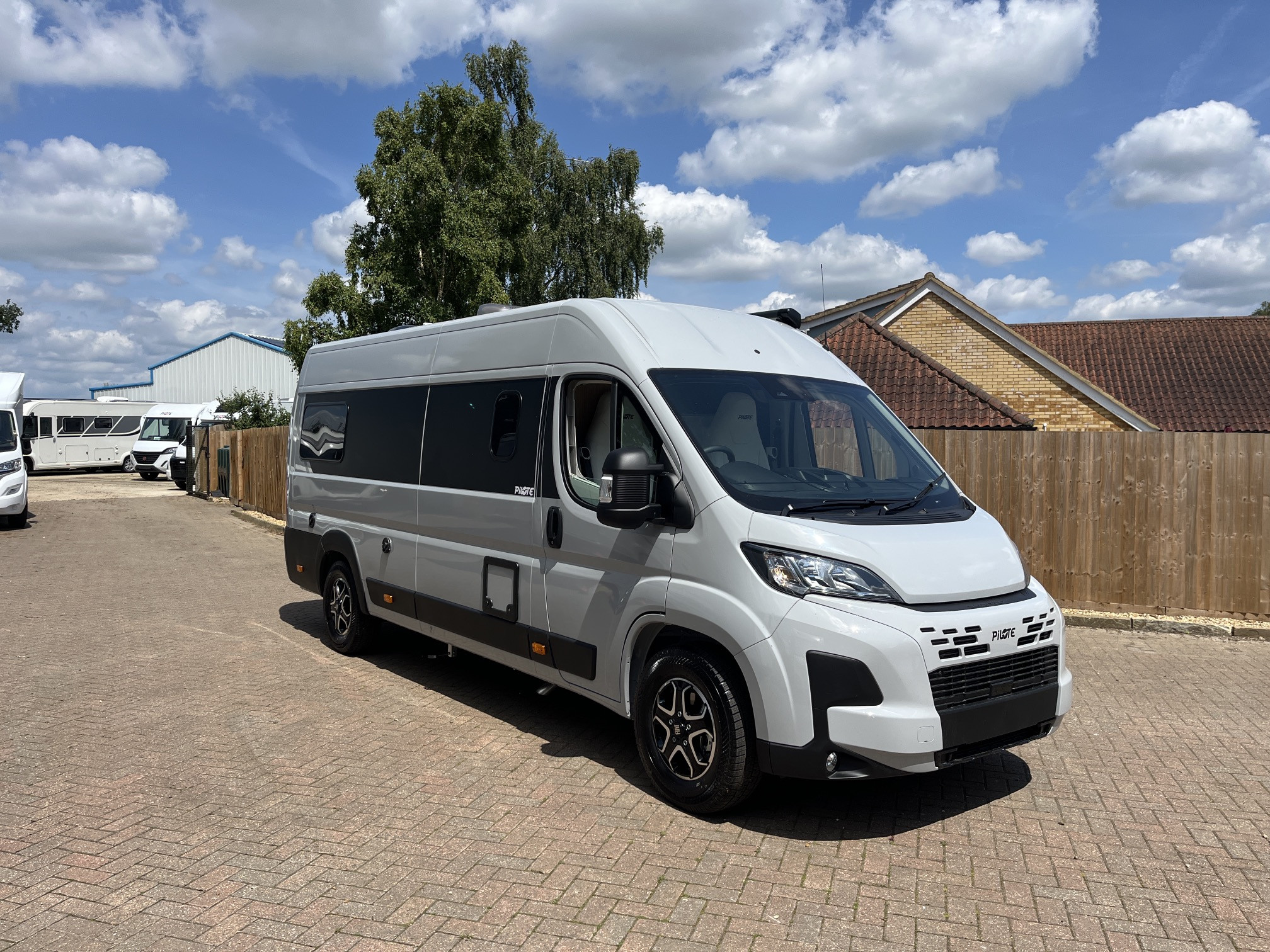 [general.product.image.short] 1 - Pilote V630LG 2025