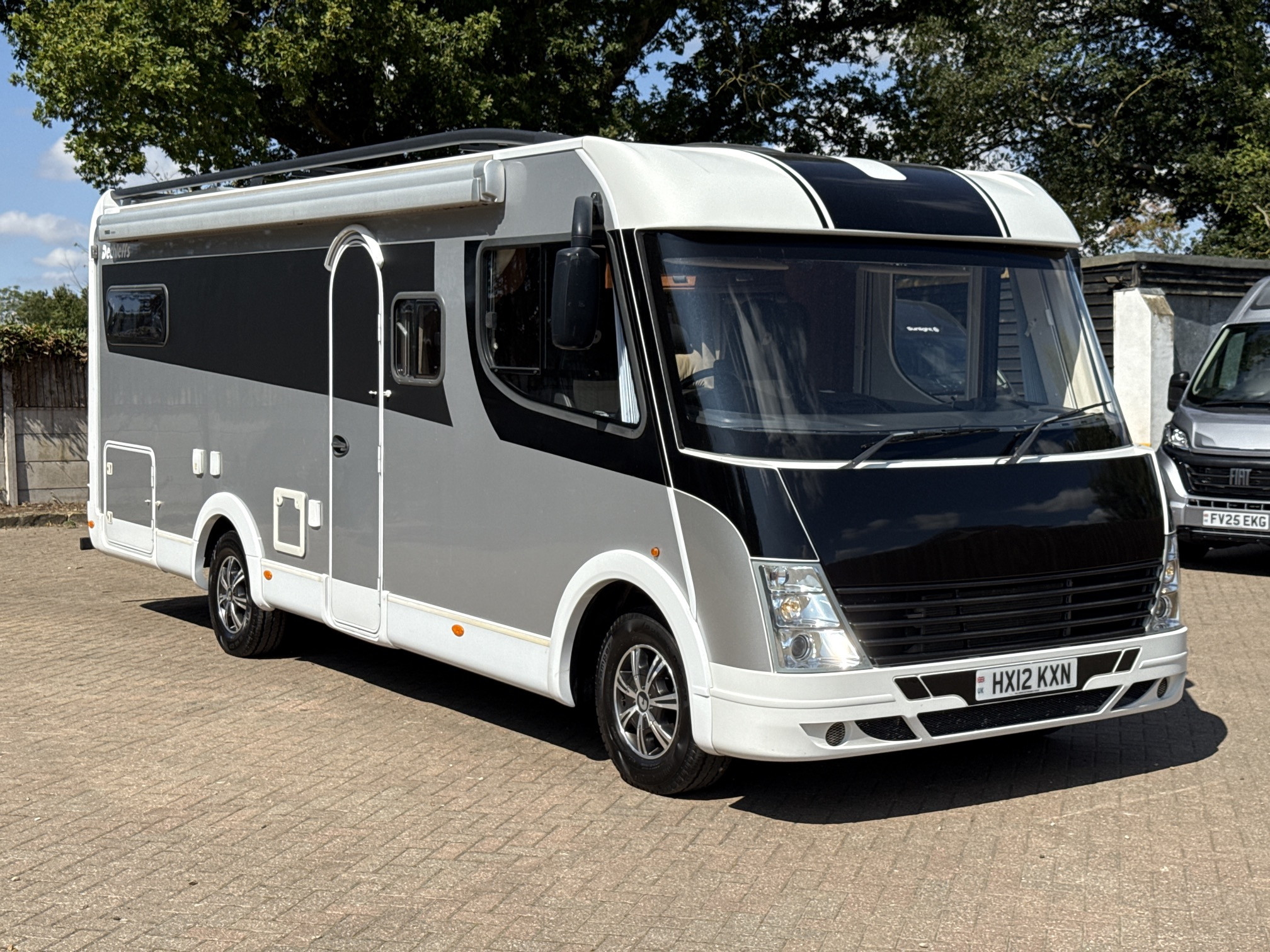 [general.product.image.short] 1 - Dethleffs Magic Black I1 SG 2012