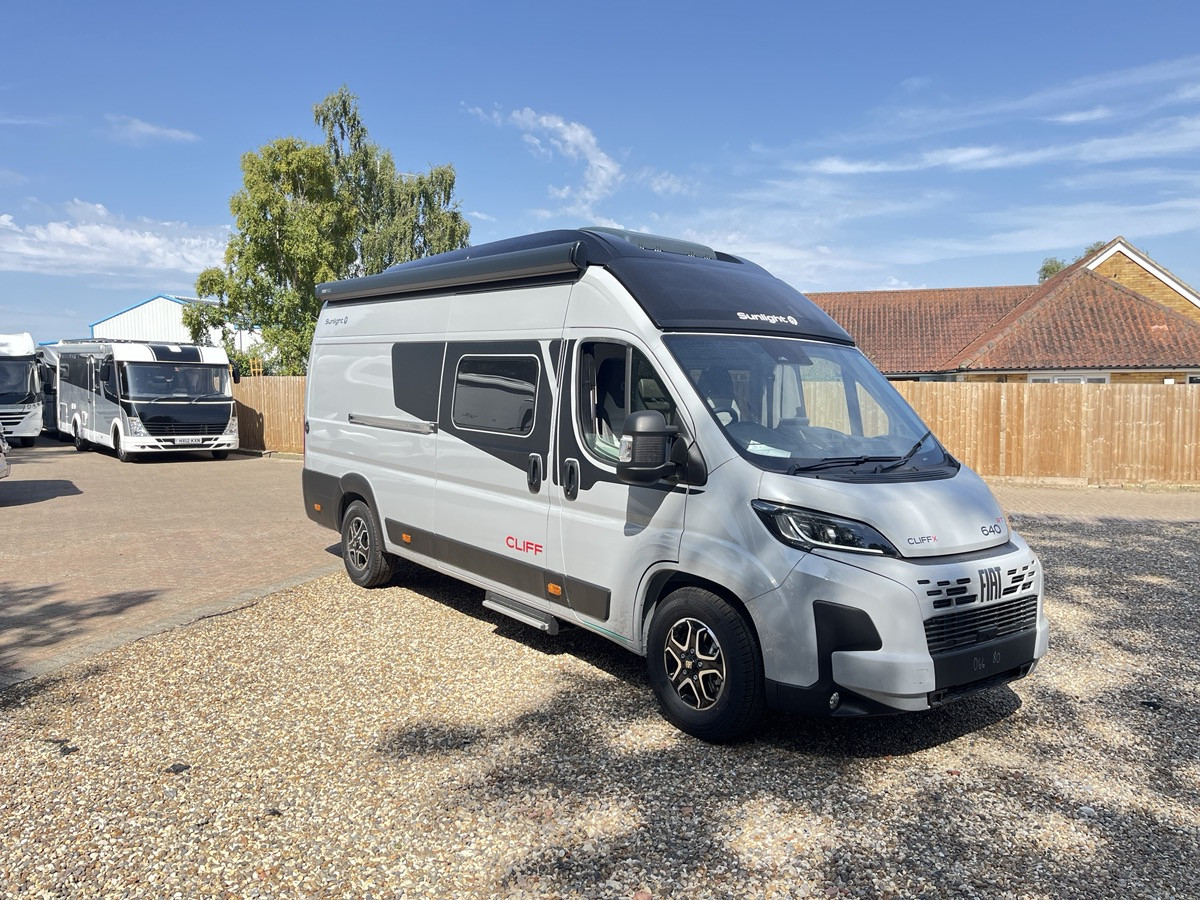 [general.product.image.short] 1 - Sunlight Cliff 640 X RT 2025