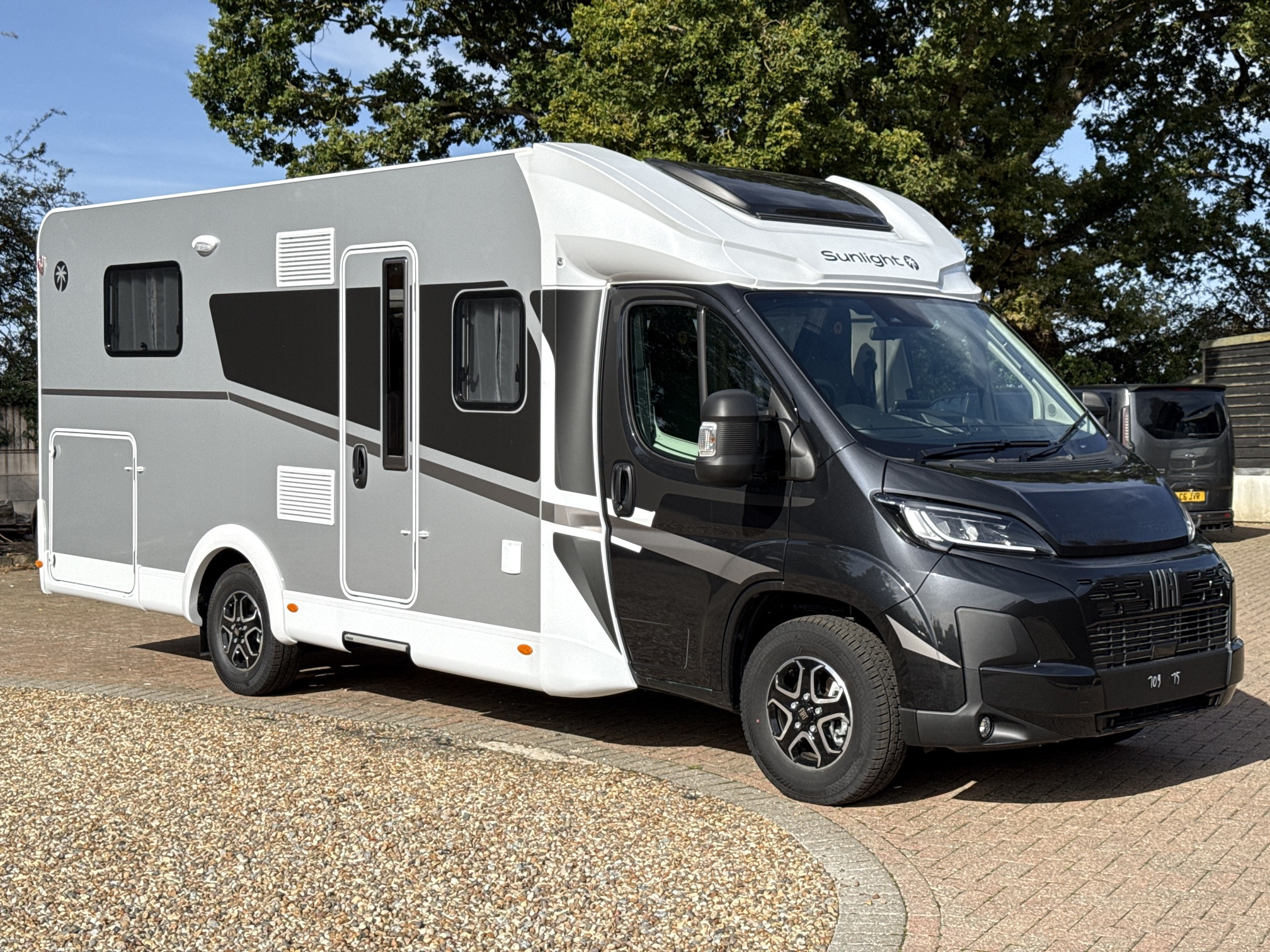 [general.product.image.short] 1 - Sunlight T69LC Adventure Edition 2026