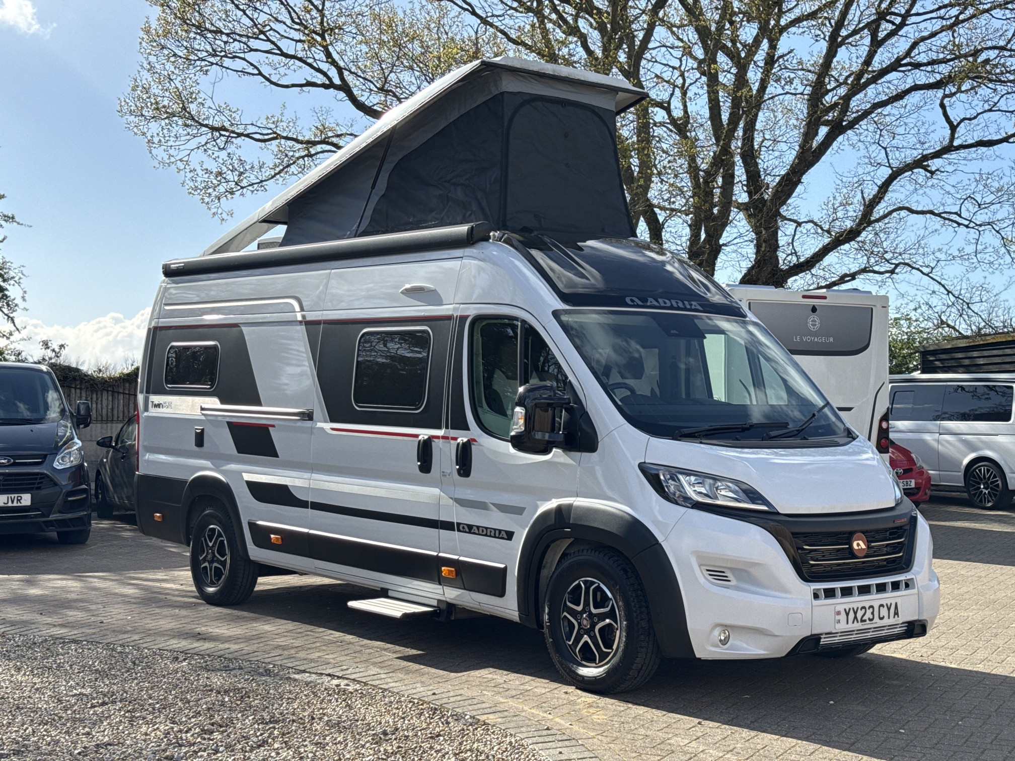 [general.product.image.short] 1 - Adria Twin Sports 640 SGX 2023