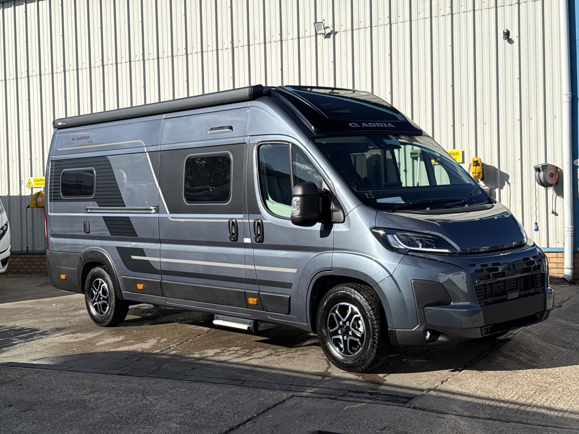 [general.product.image.short] 1 - Adria TWIN SUPREME 640 SGX  2026