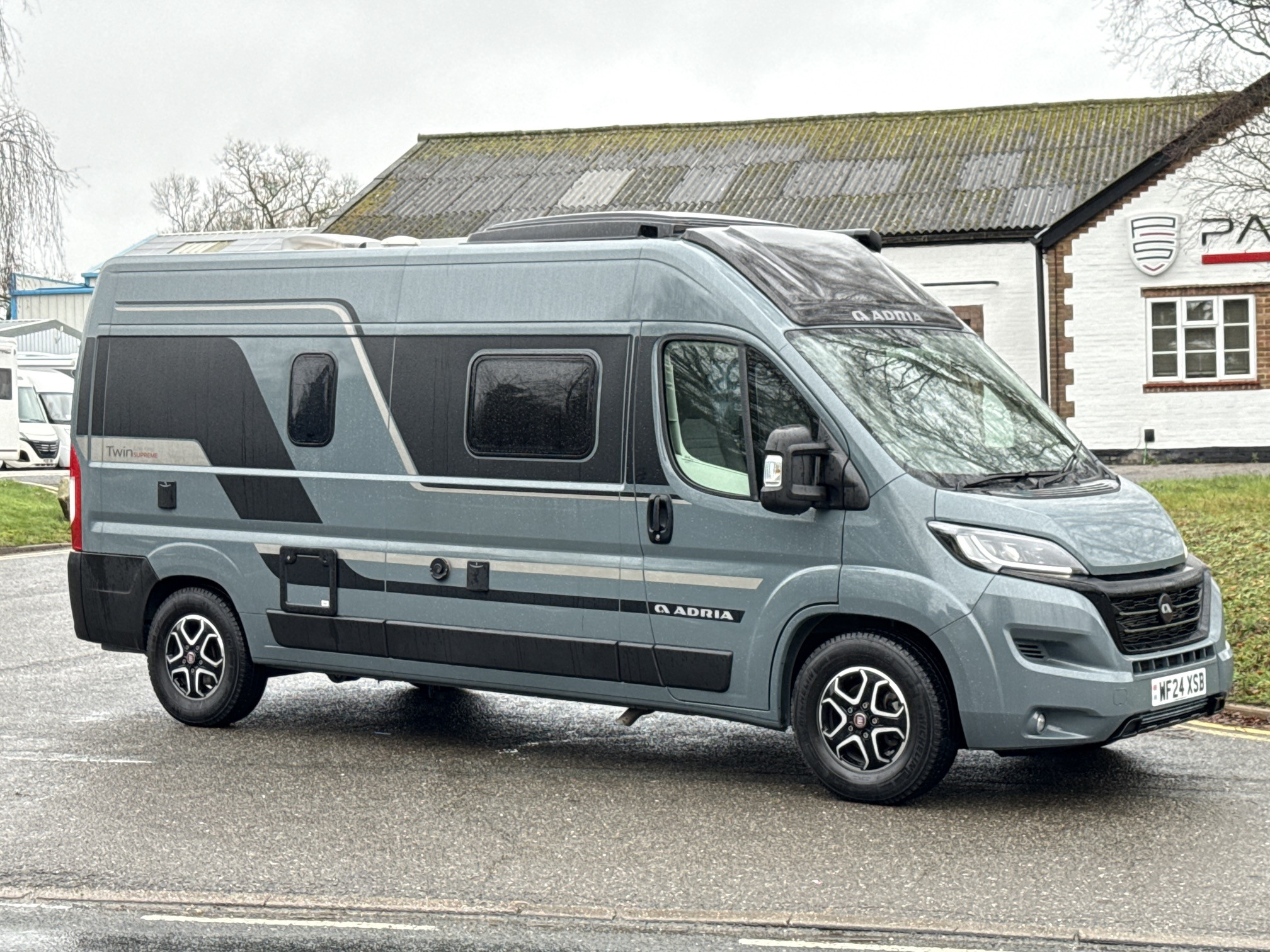 [general.product.image.short] 1 - Adria Twin Supreme 600 SPB 2024