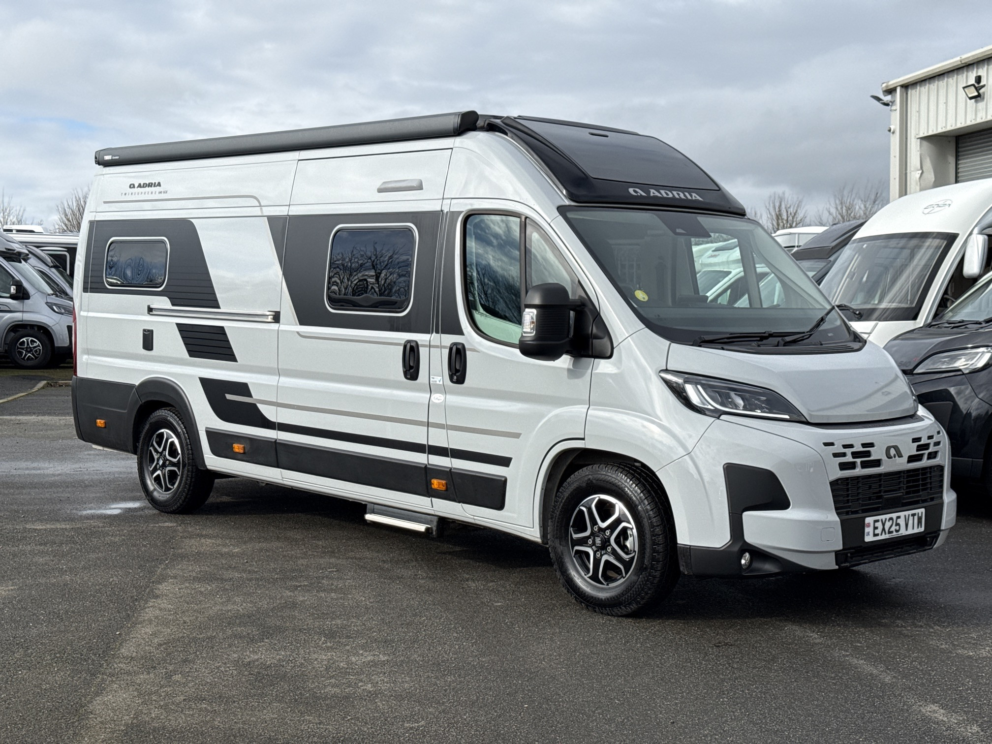 [general.product.image.short] 1 - Adria Twin 640 SGX 2025