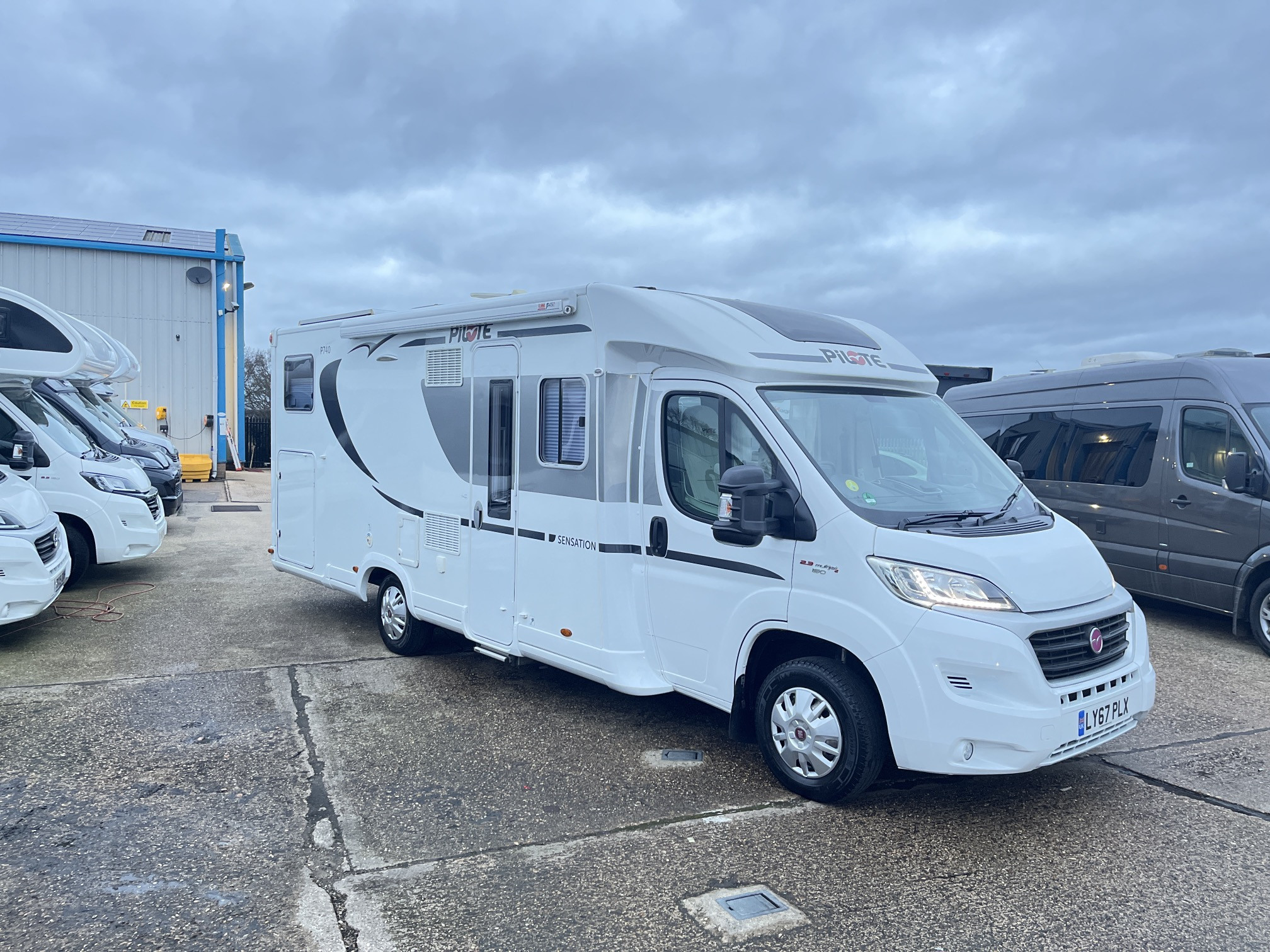 [general.product.image.short] 1 - Pilote P740GJ Sensation 2017