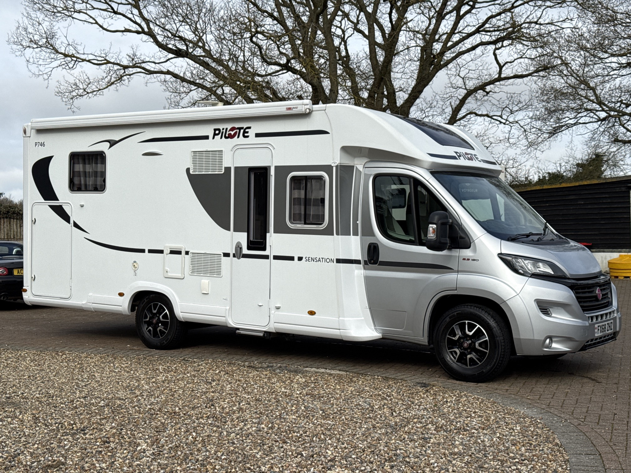 [general.product.image.short] 1 - Pilote P746 C Sensation 2018