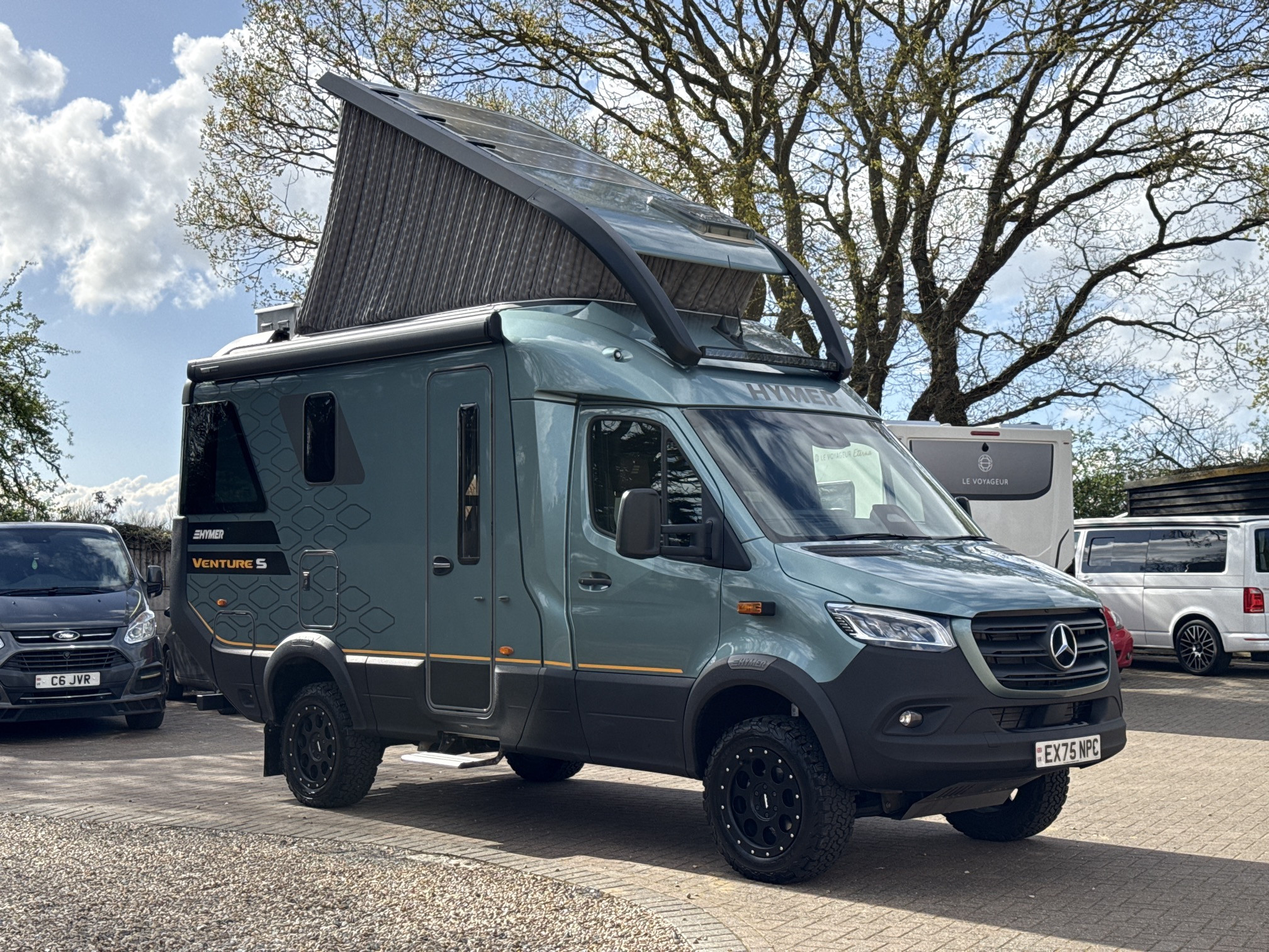 [general.product.image.short] 1 - Hymer Venture S 2025
