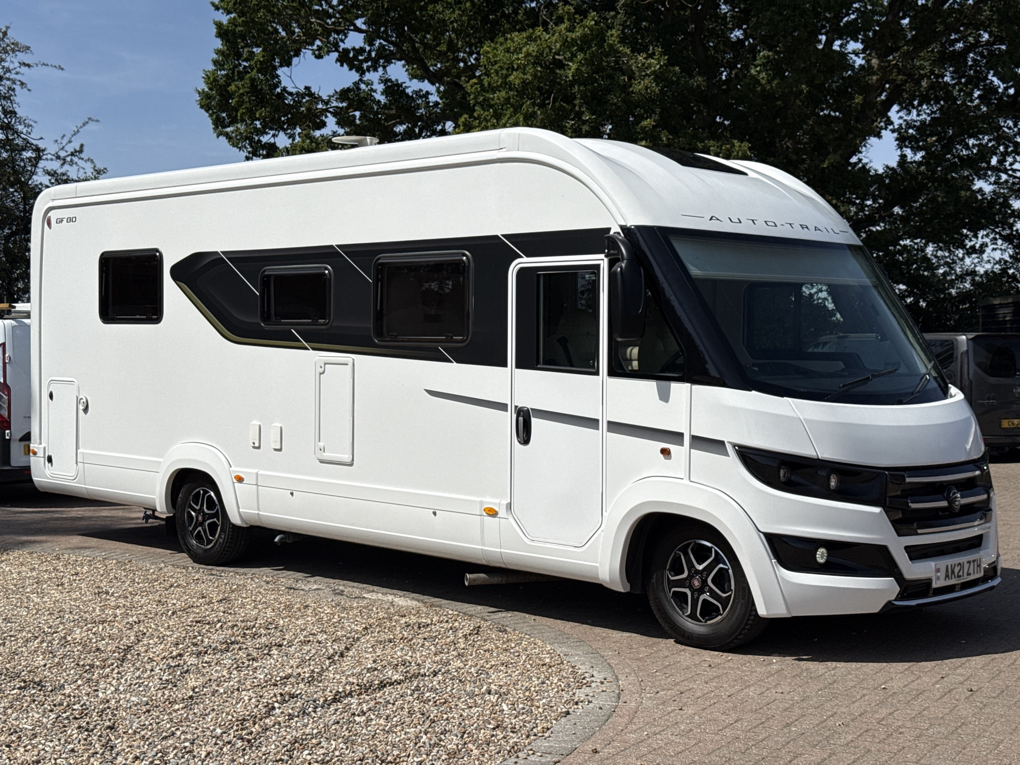 [general.product.image.short] 1 - Auto-Trail Grande Frontier GF80 2021