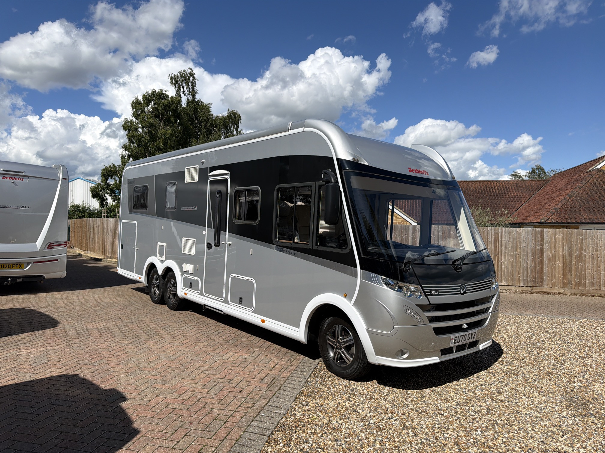 [general.product.image.short] 1 - Dethleffs Globetrotter XLI 7850-2 DBM Premium 2020