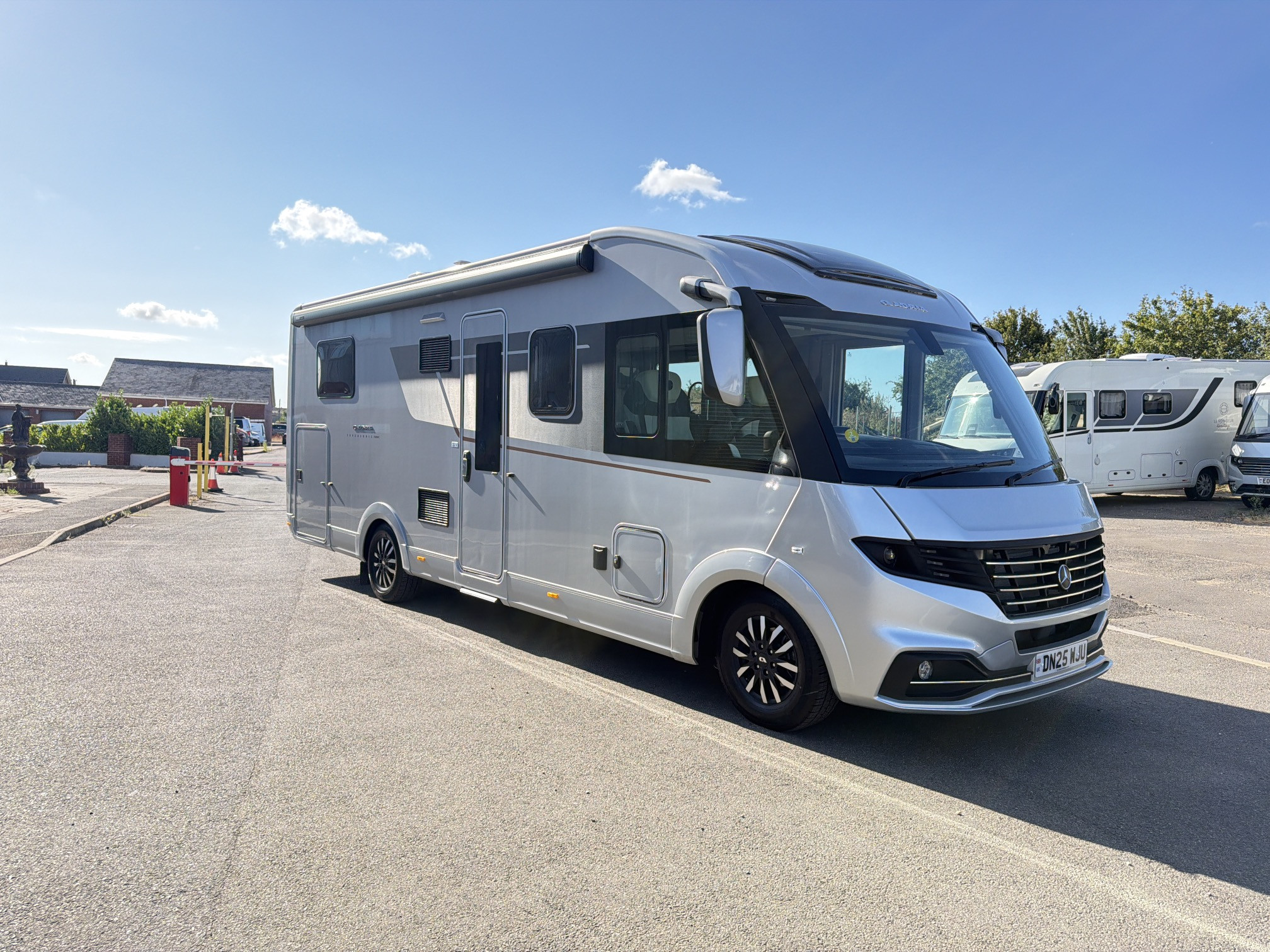 [general.product.image.short] 1 - Adria Supersonic 780 DC 2024