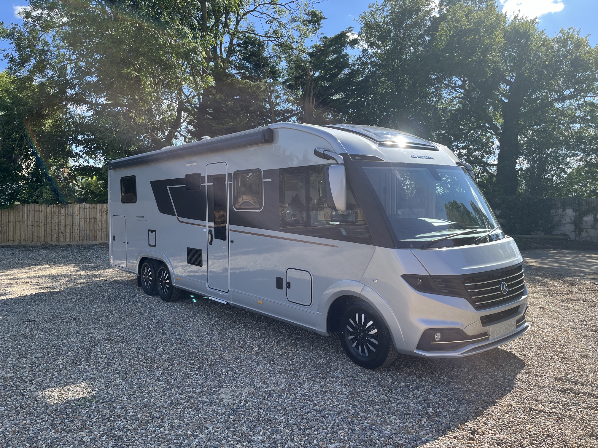 [general.product.image.short] 1 - Adria SUPERSONIC 890 LC 2024