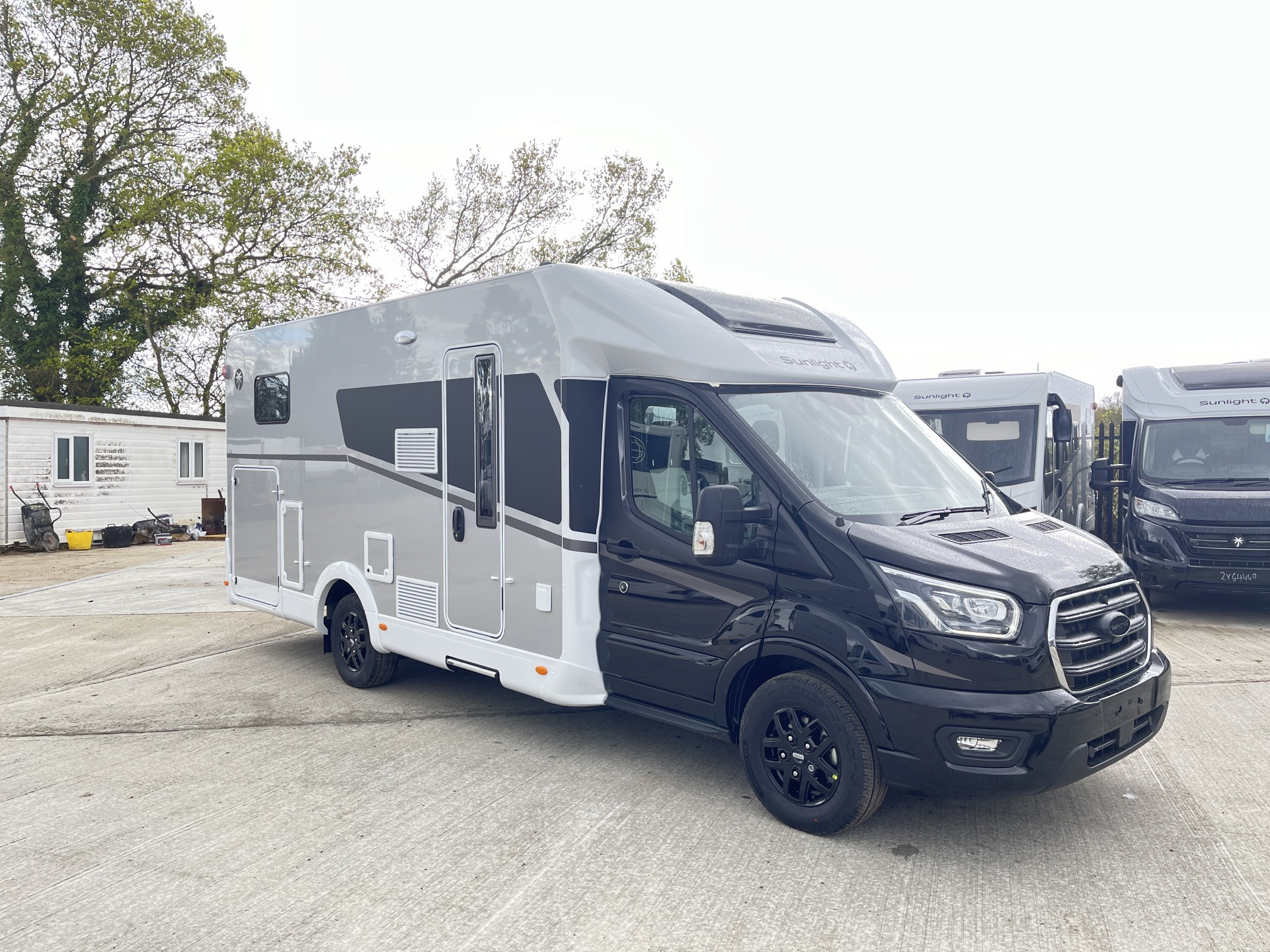 [general.product.image.short] 1 - Sunlight T680 Adventure Edition 2024