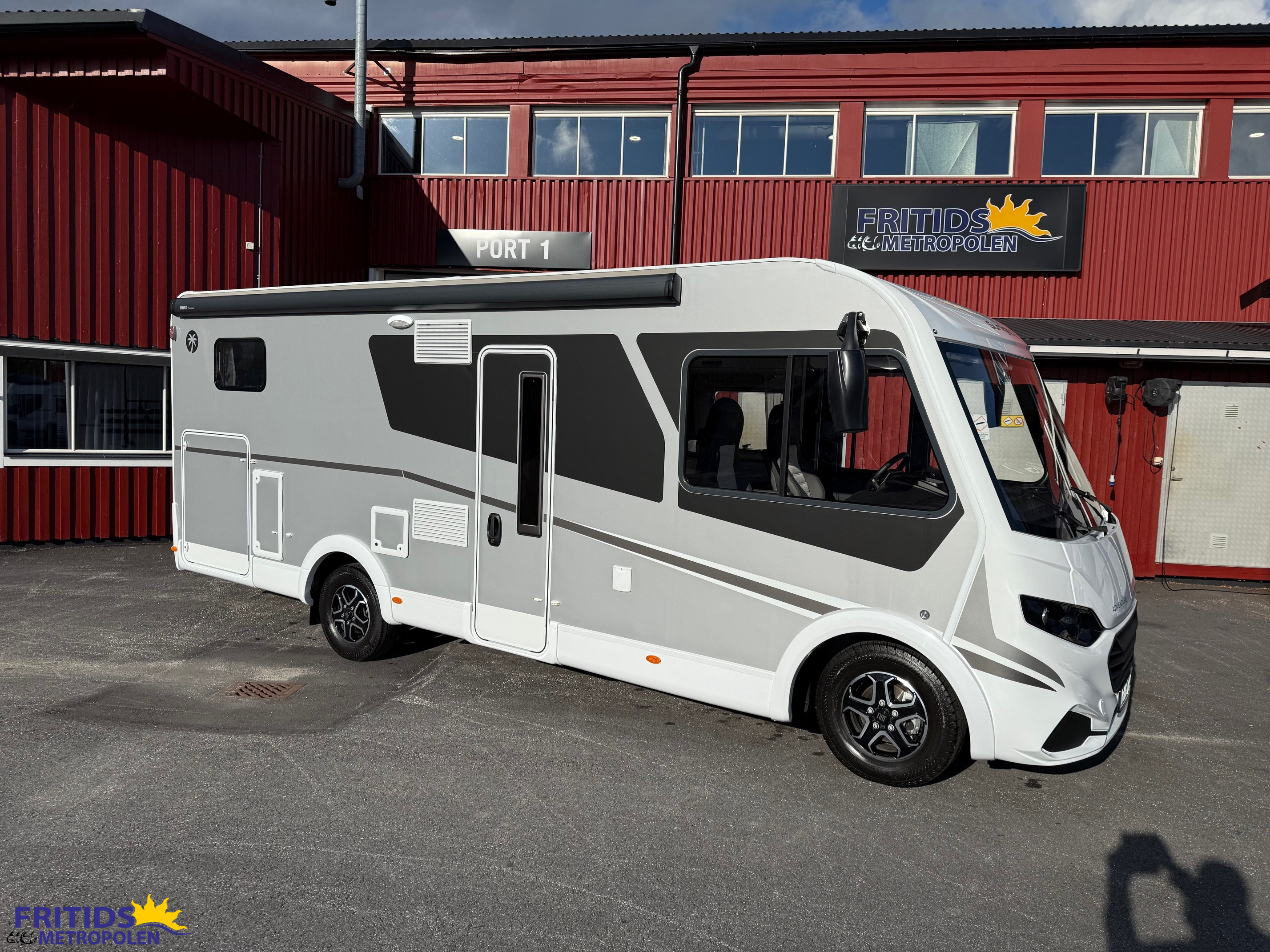 Produktbild 1 - Sunlight I 68 Adventure 9" media-Silvermetallic 20