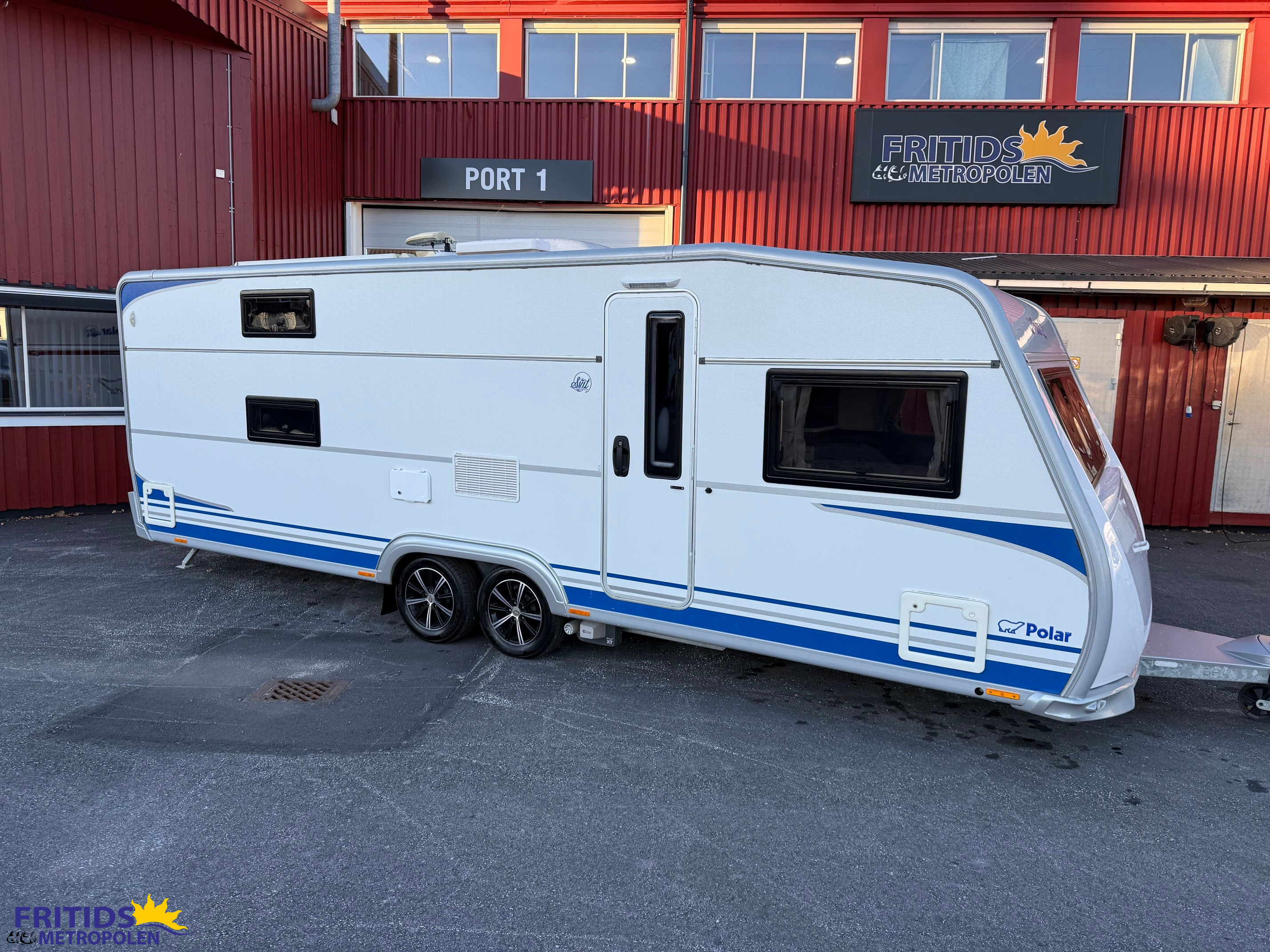 Produktbild 1 - Polar 750 Svit TR DB BK Moover + Förtält 2015