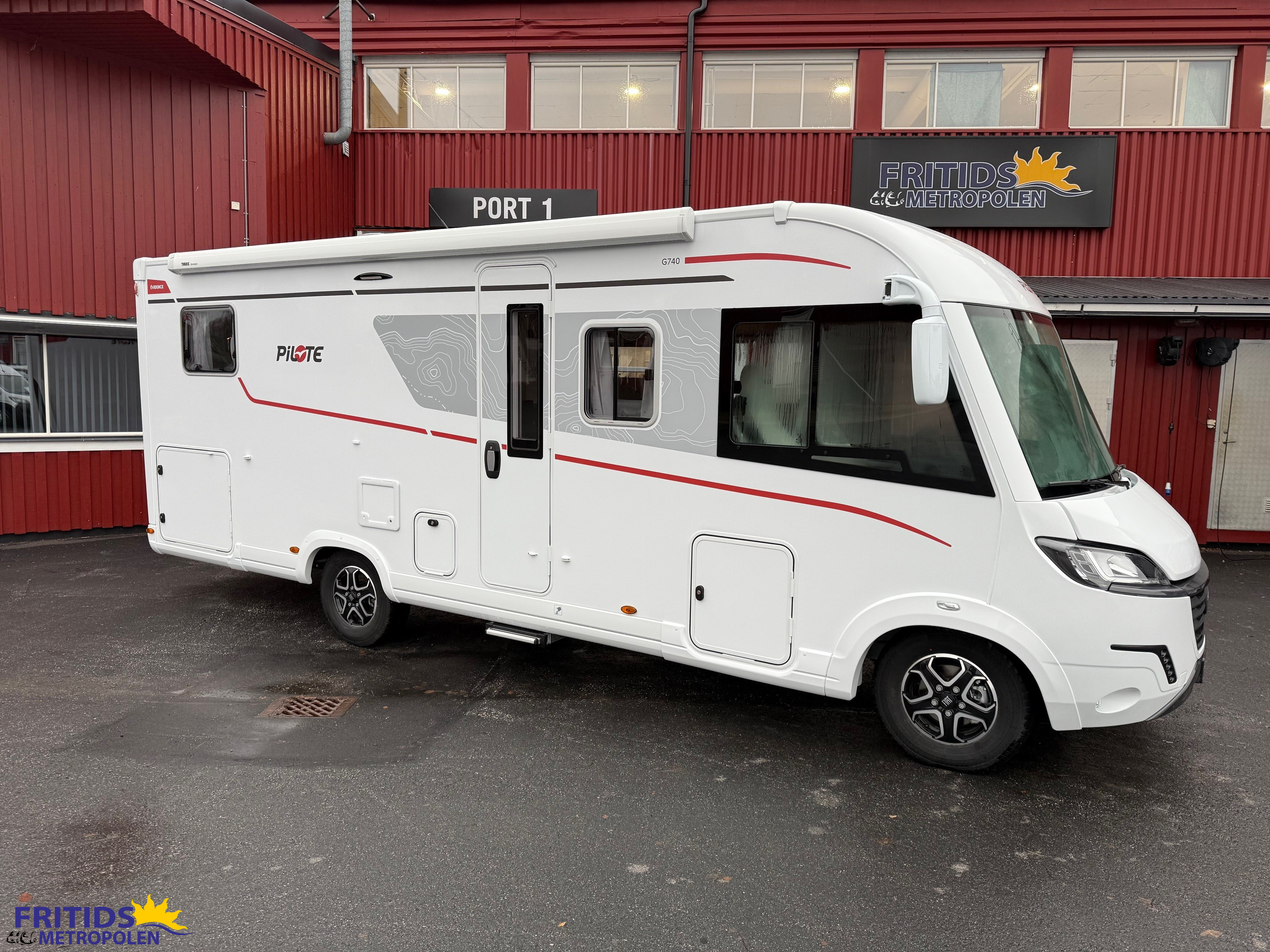 Produktbild 1 - Pilote G740 FGJ  Evidence 180hk-Alde diesel-Lithiu