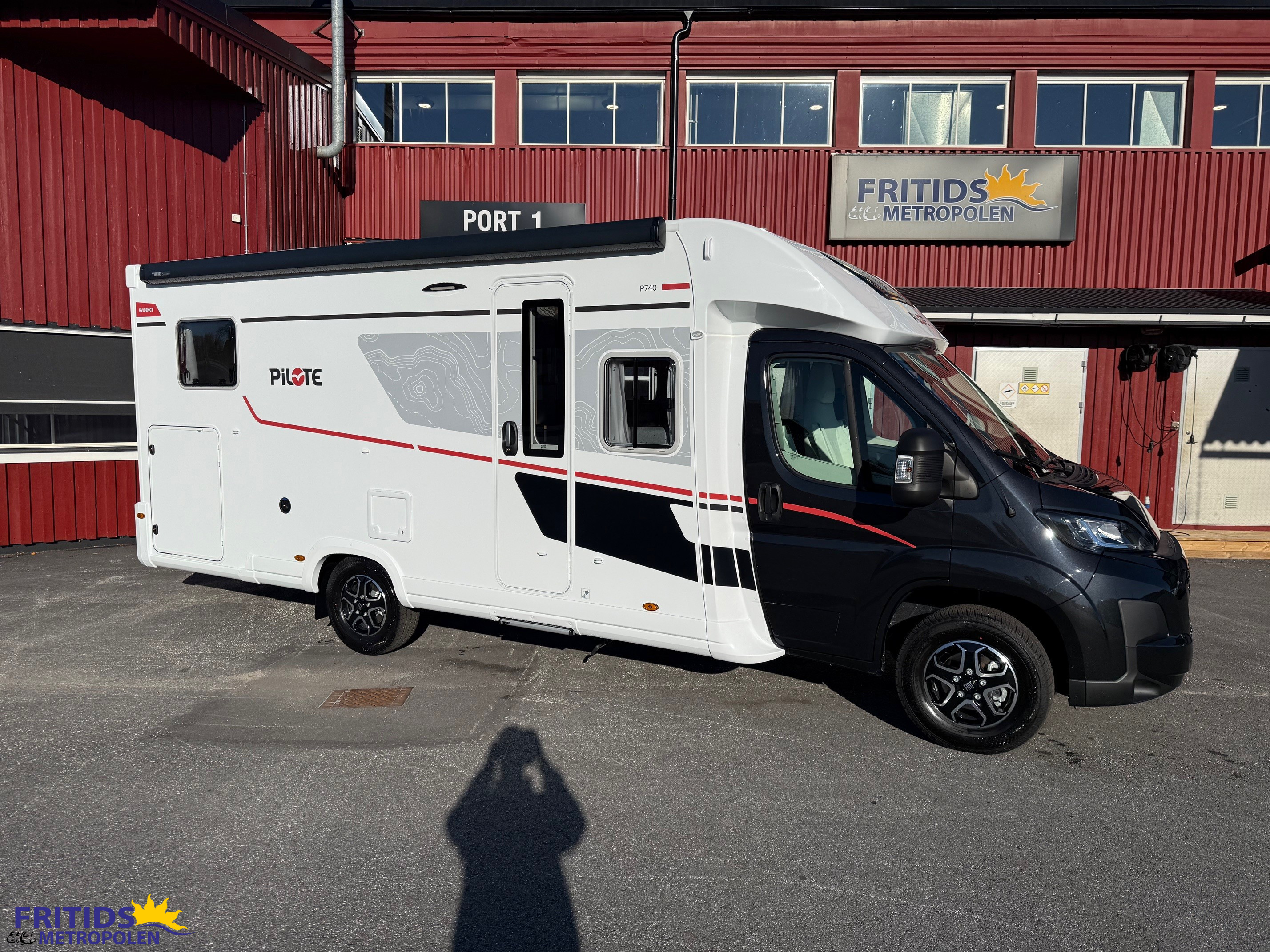 Produktbild 1 - Pilote P746 GJ Evidence 160hk-Lithium-ALDE diesel-Adaptiv farthållare-5:e säte 2027